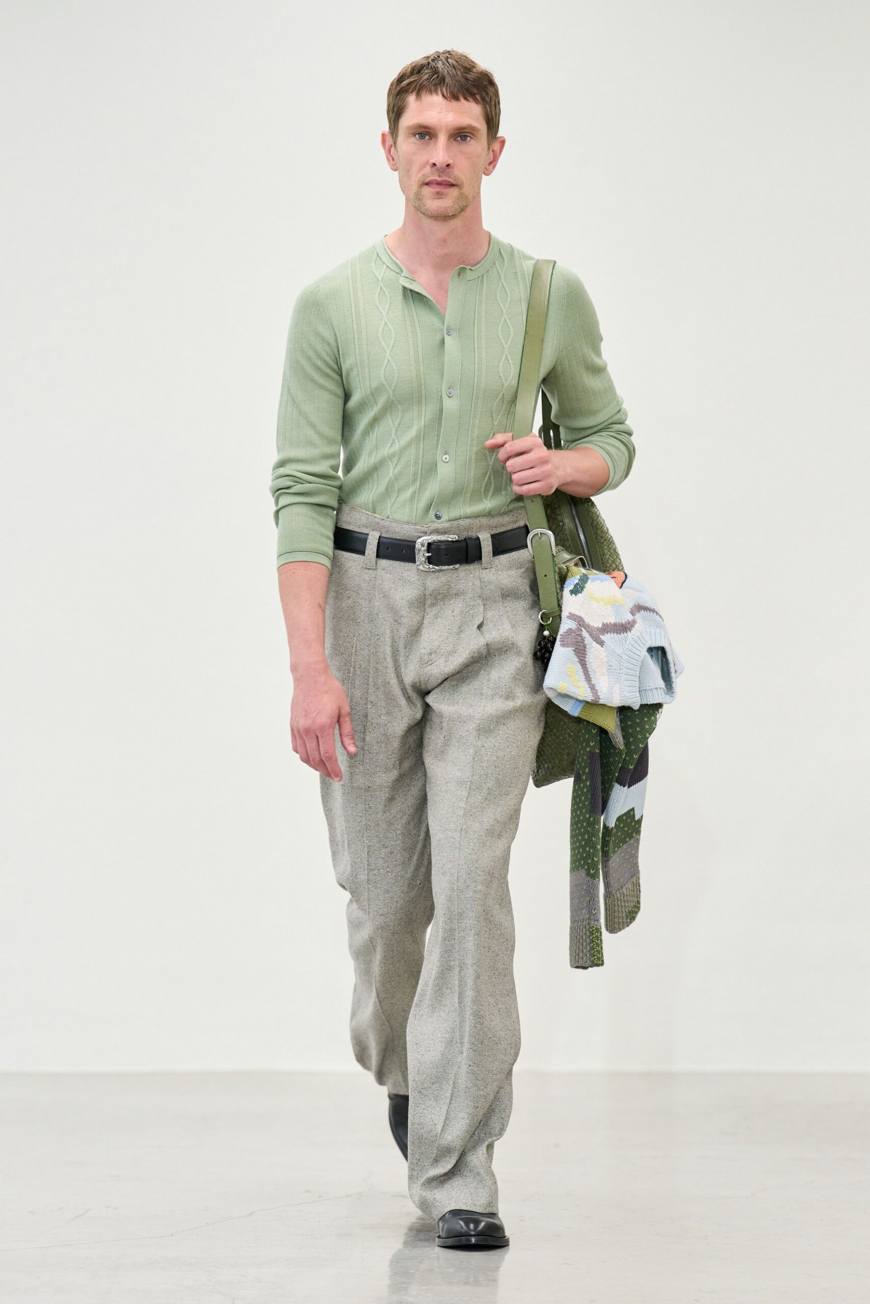 green cotton long-sleeve collared fitted embroidered cardigan