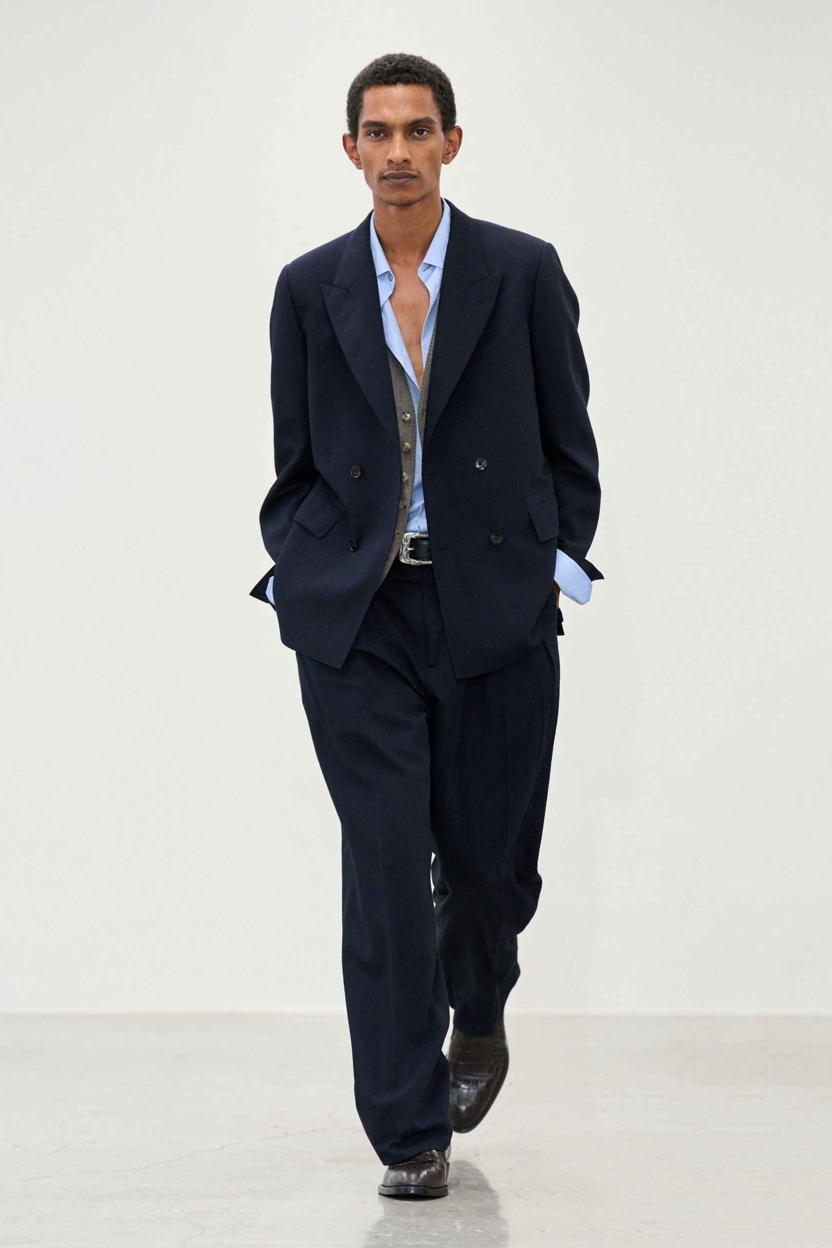 blue wool long-sleeve collared tailored suit