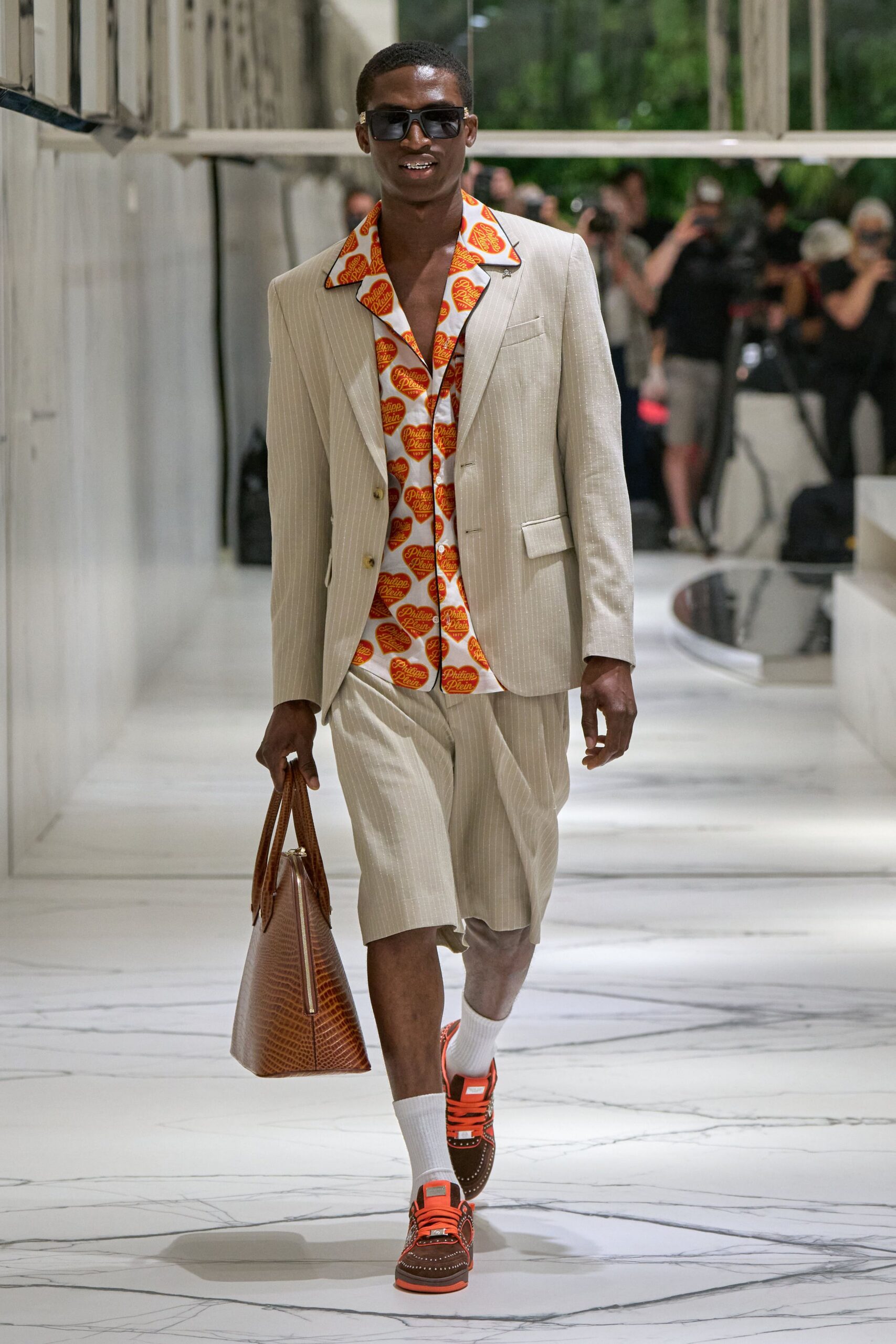 beige cotton short-sleeve collared tailored buttoned suit