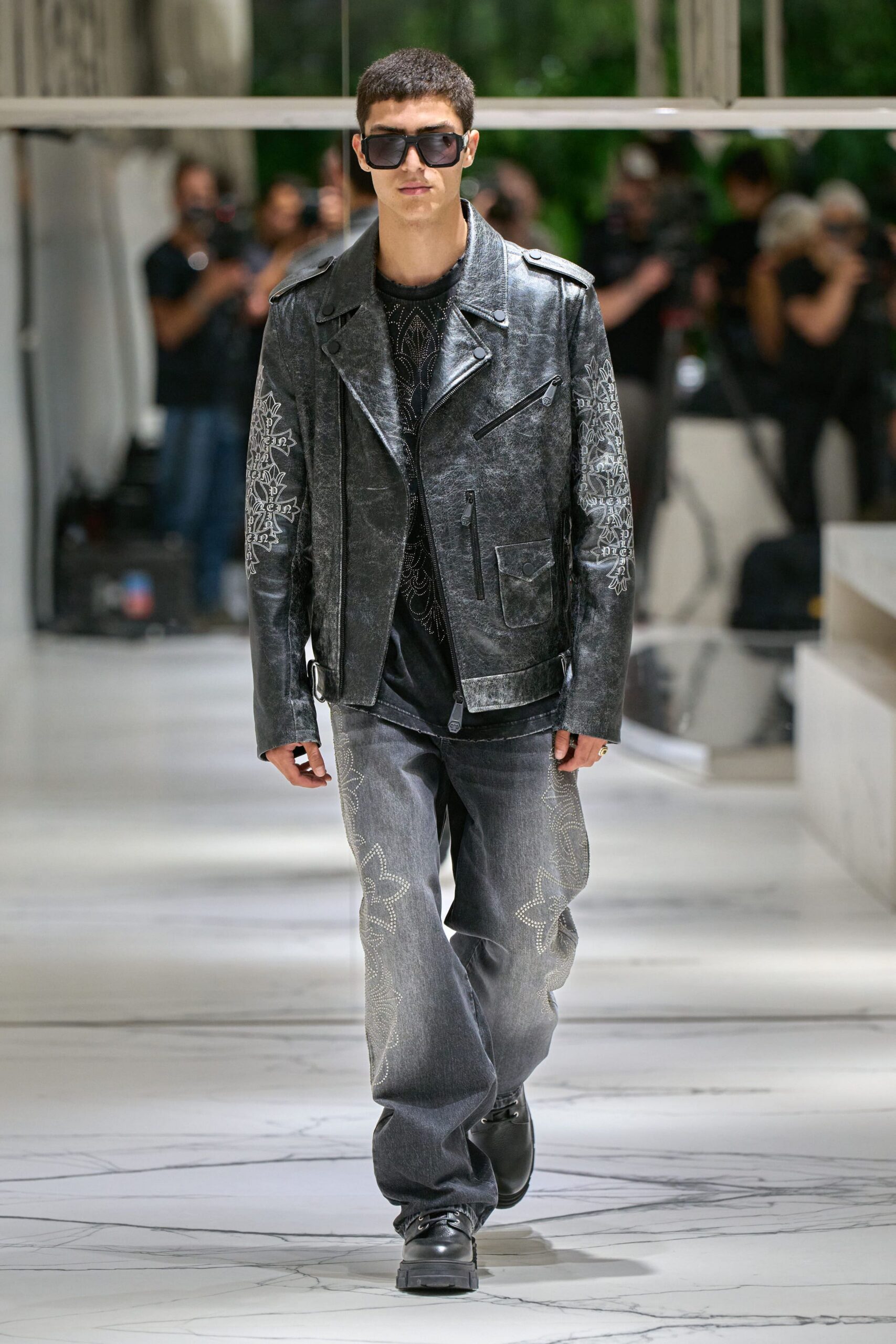black leather long-sleeve fitted embroidered jacket