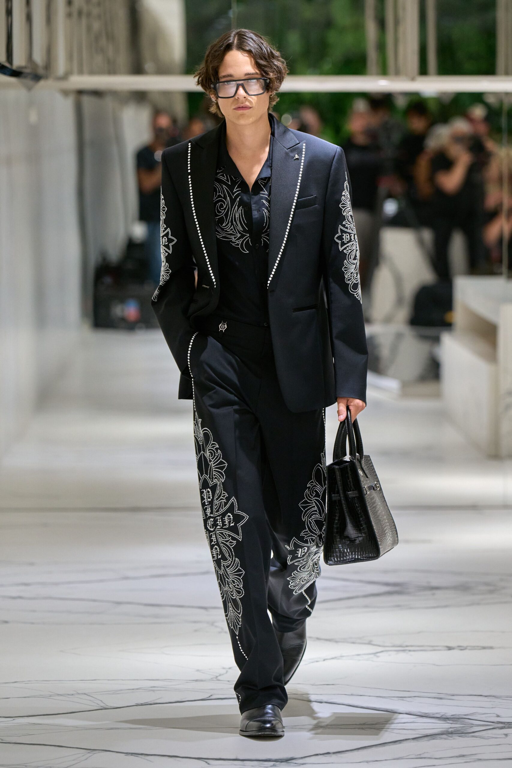 black cotton long-sleeve collared fitted embroidered buttoned suit