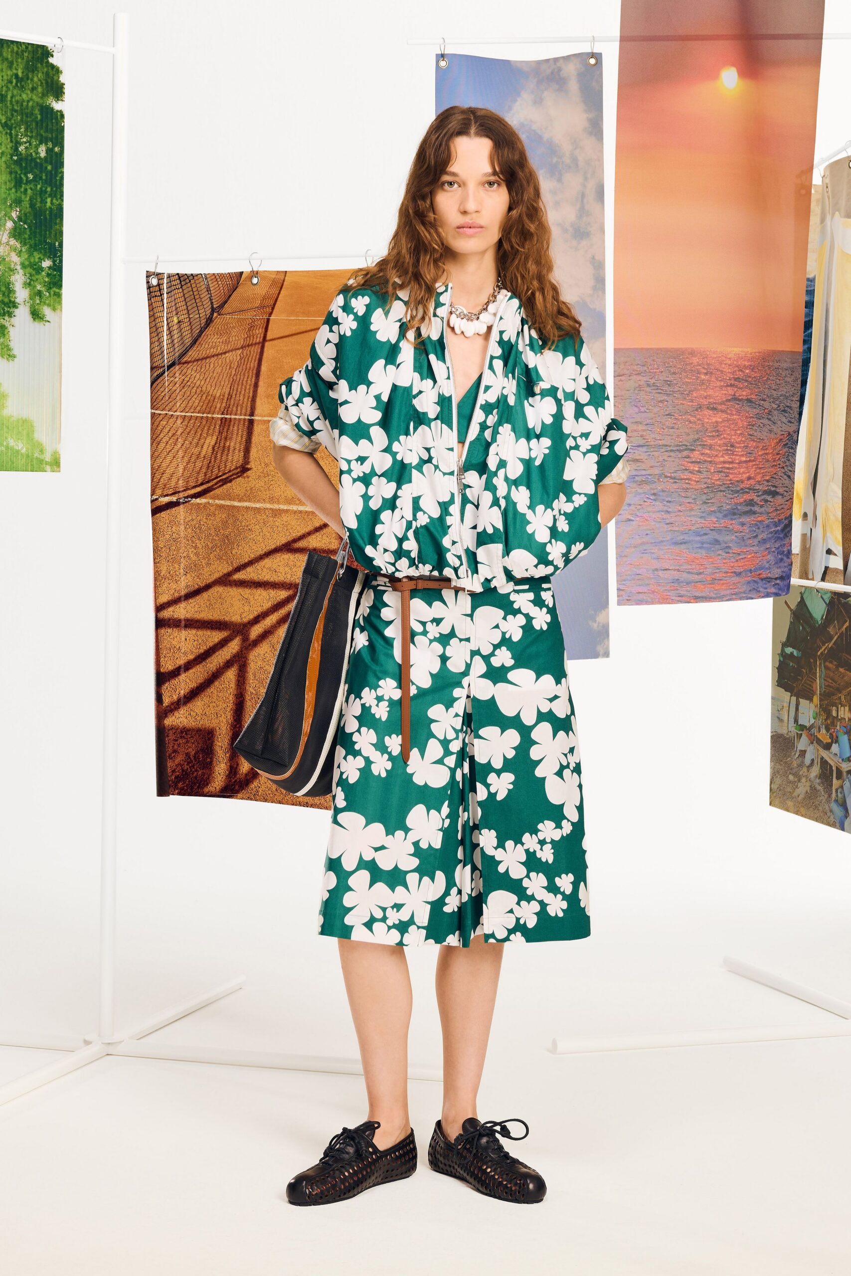 green cotton short-sleeve collared relaxed floral shirt