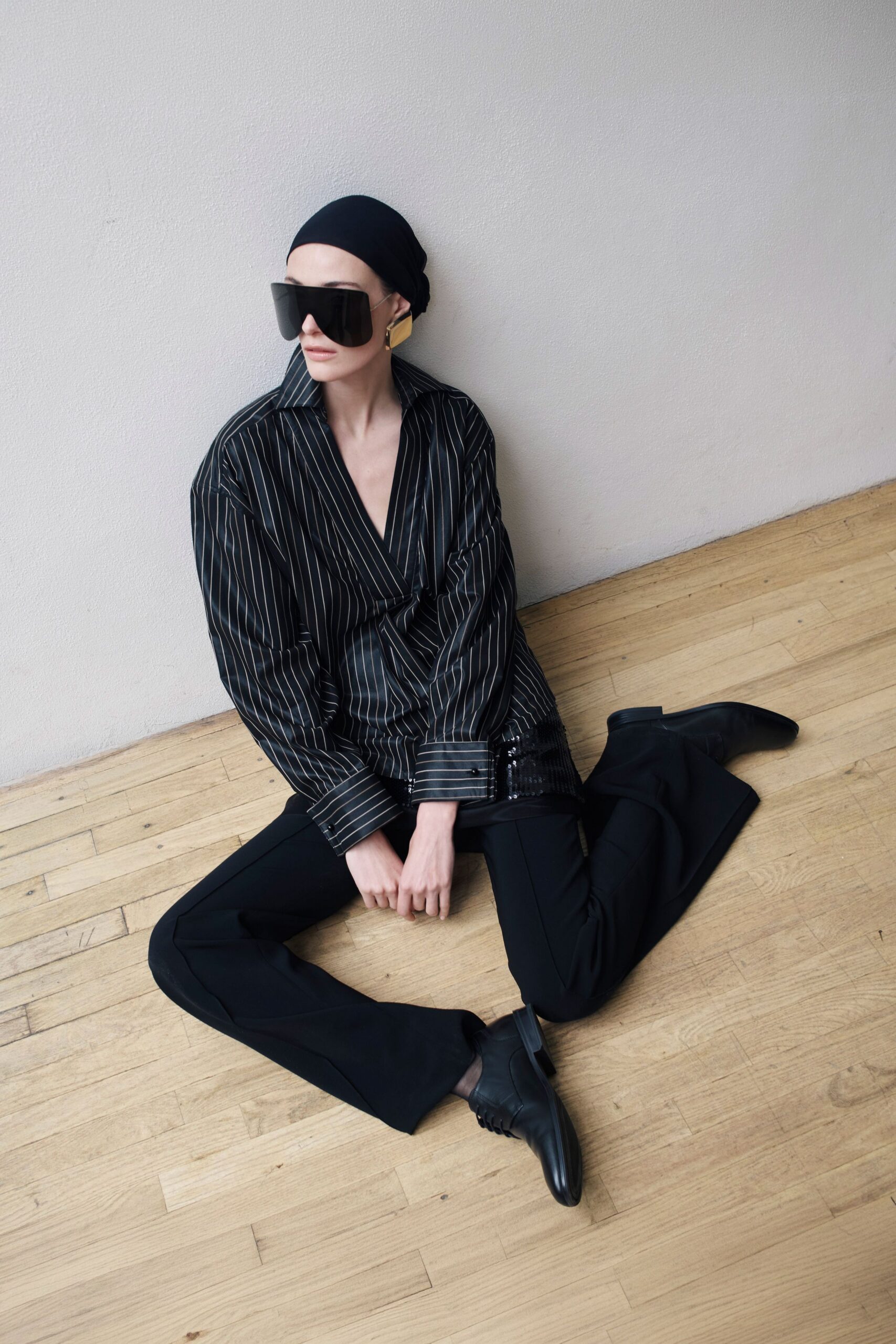 black cotton long-sleeve collared relaxed striped shirt