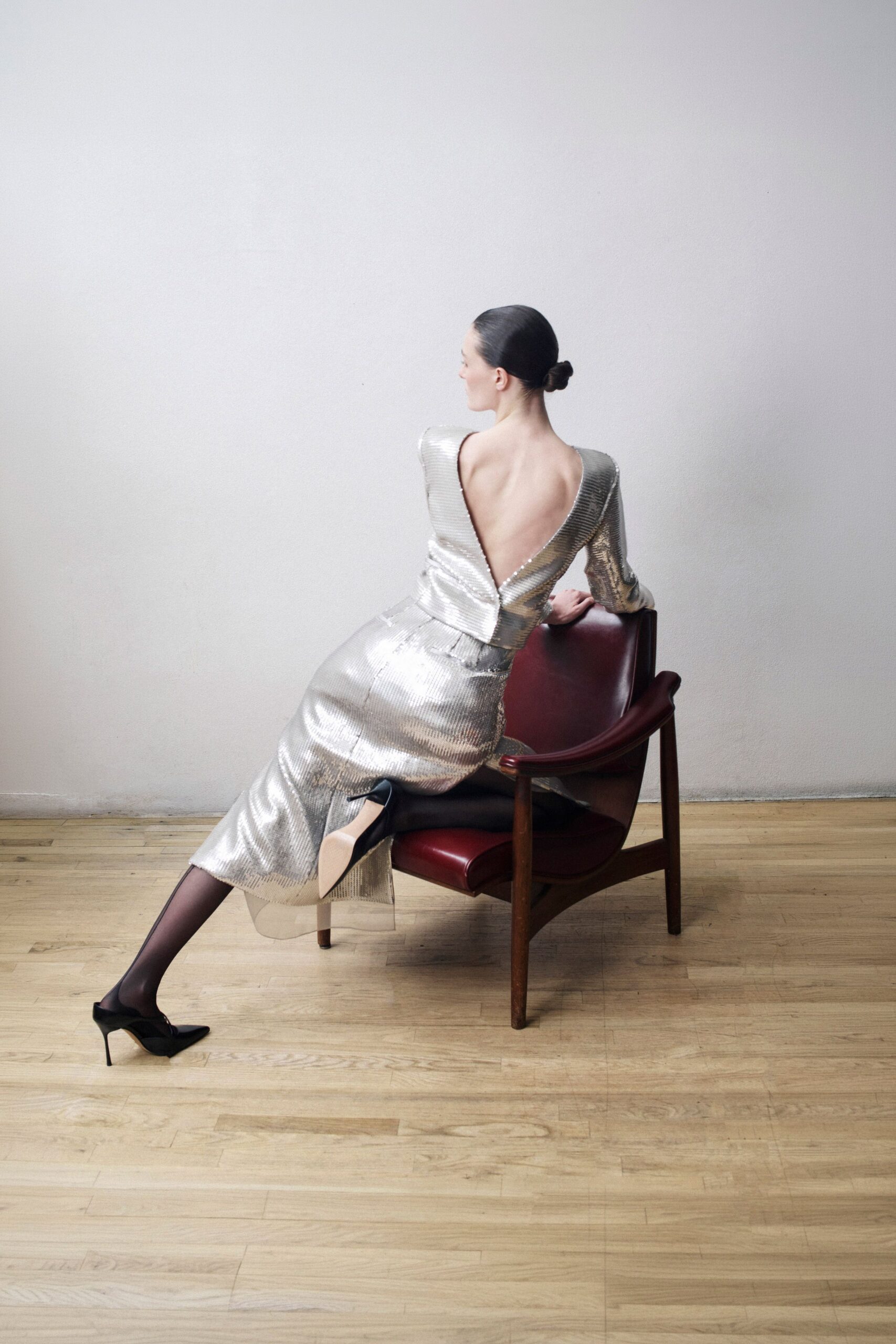 gray metallic long-sleeve v-neck fitted pencil zippered dress