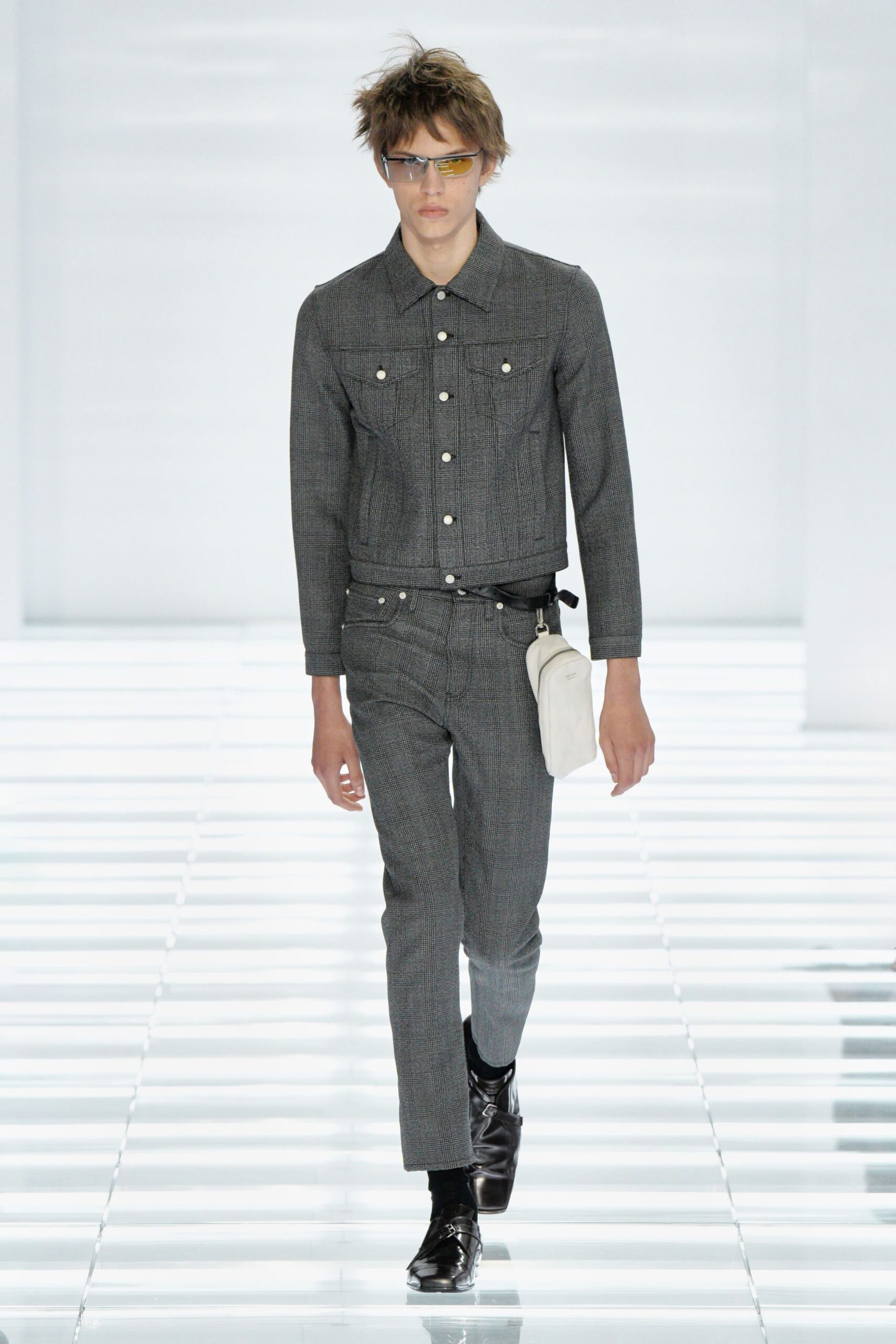 gray fitted jacket and pants