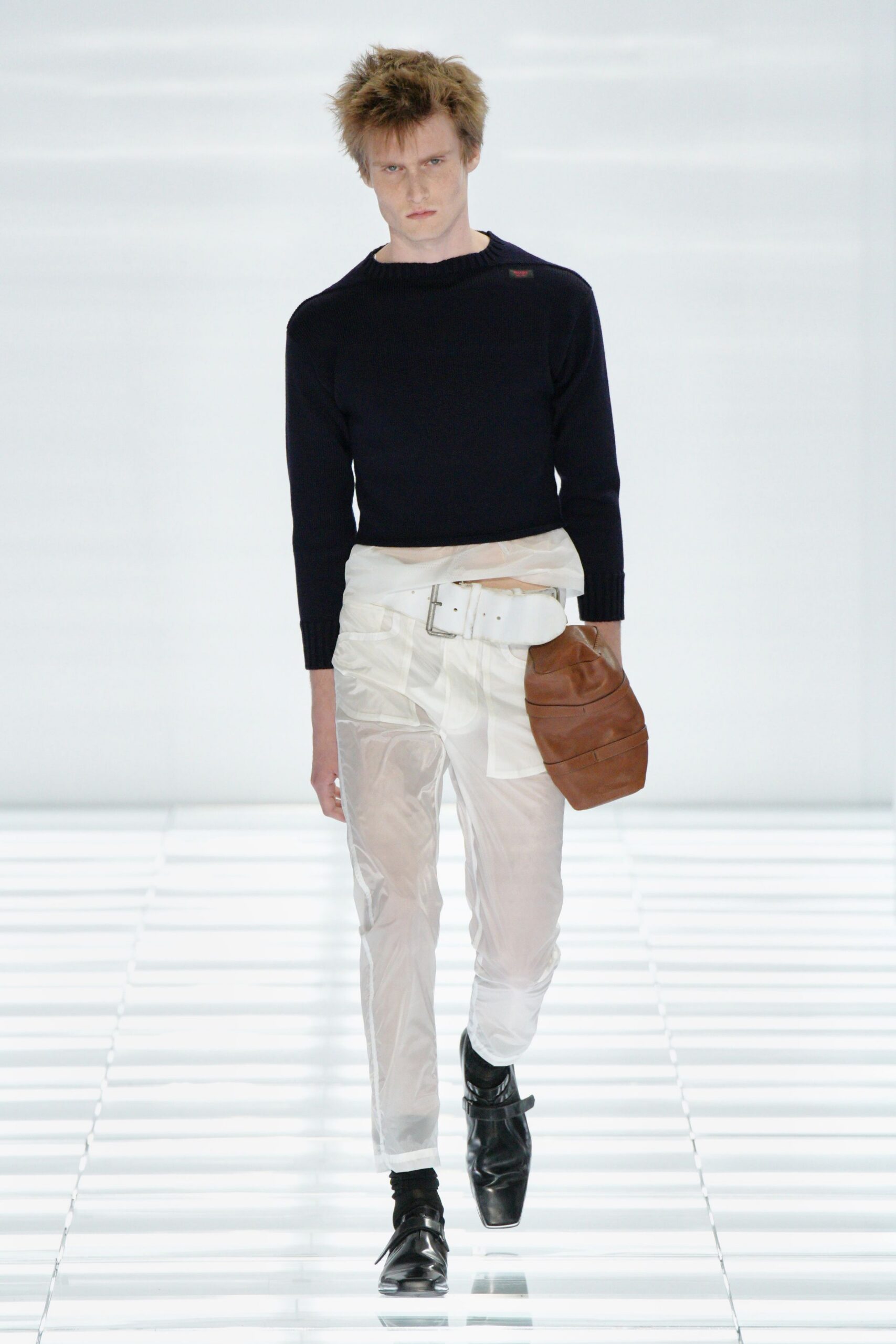 white cotton fitted pleated pants