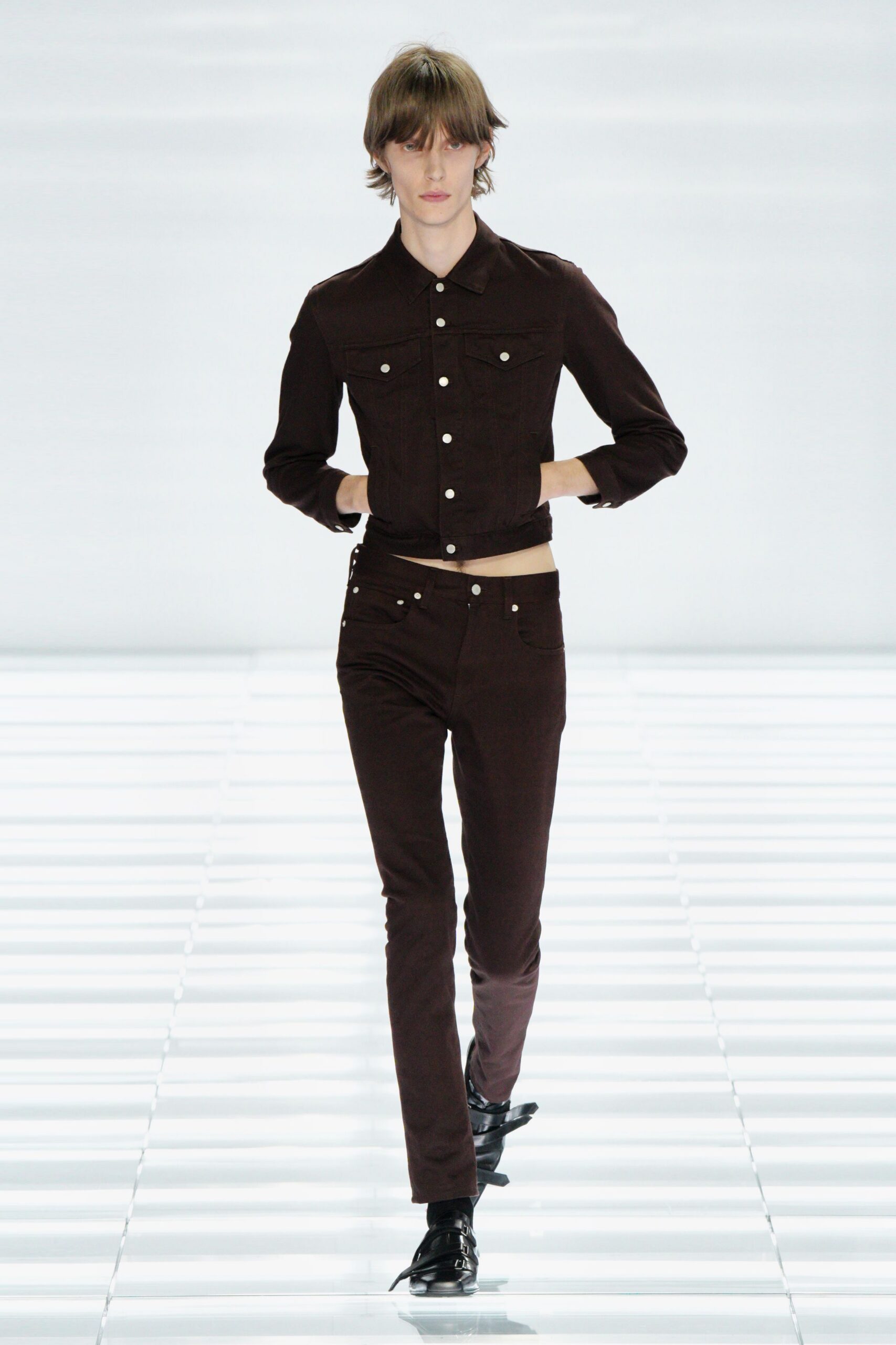 brown cotton long-sleeve collared fitted buttoned cropped shirt