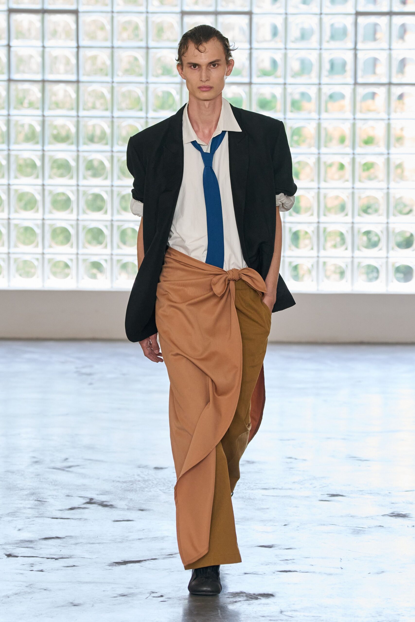 tan asymmetric fitted skirt