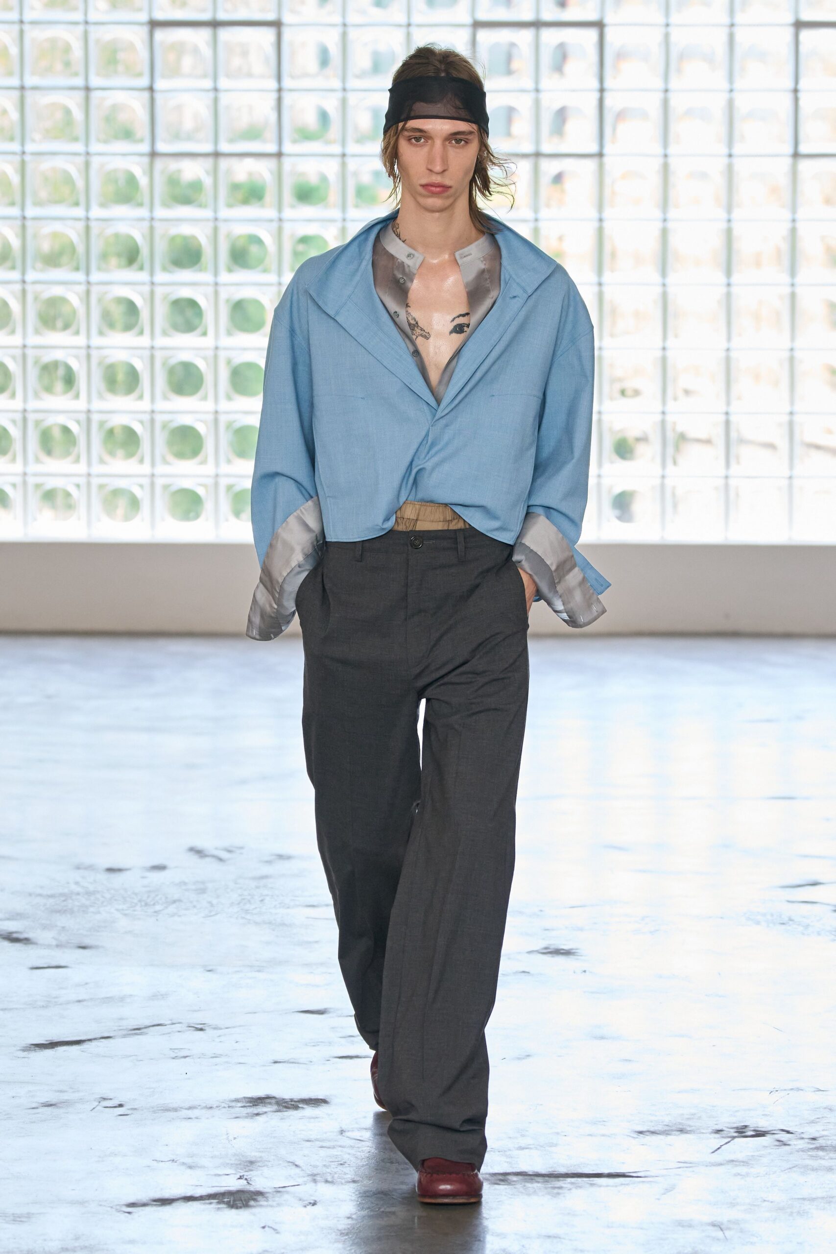 blue cotton long-sleeve collared relaxed layered shirt