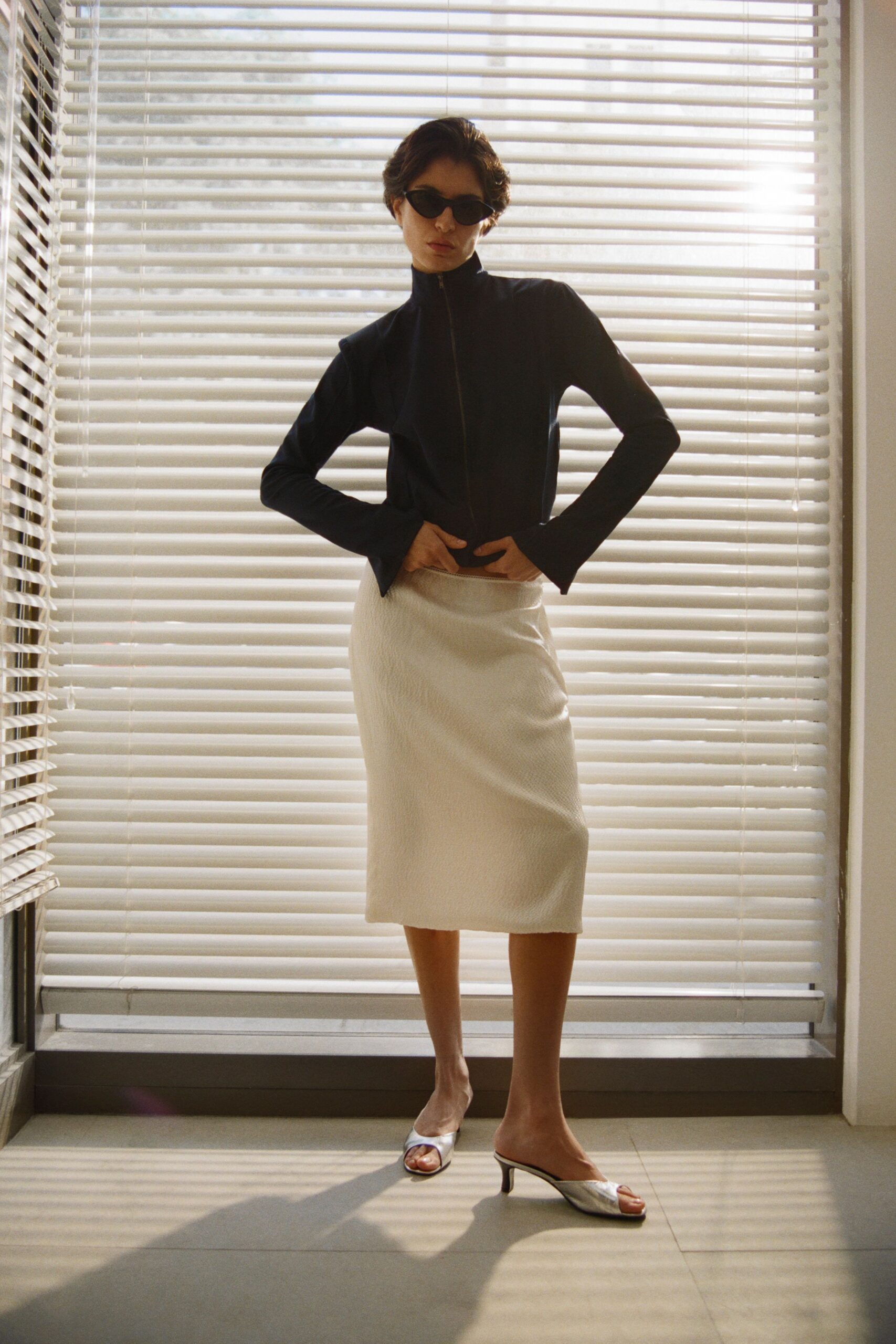 white cotton fitted pencil midi skirt