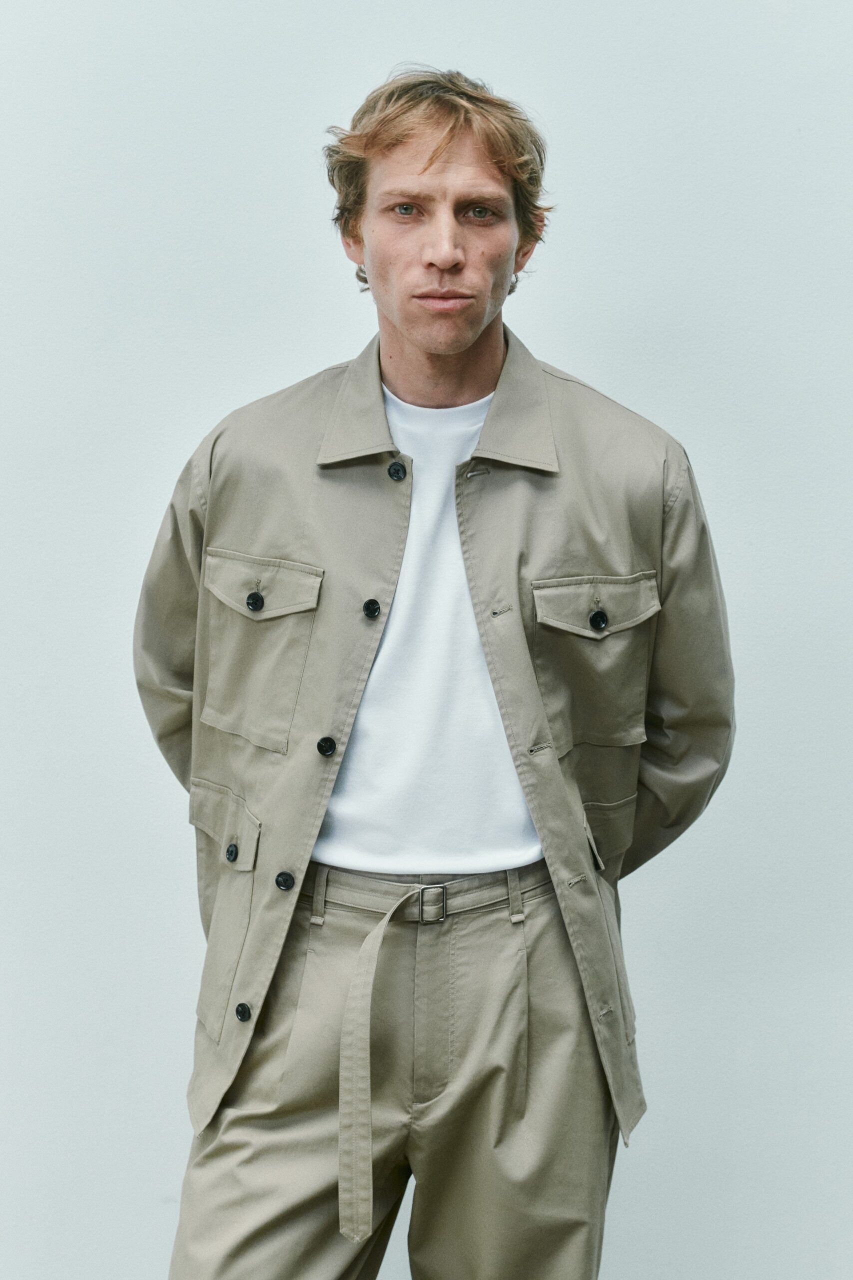 beige cotton long-sleeve collared relaxed buttoned pockets jacket