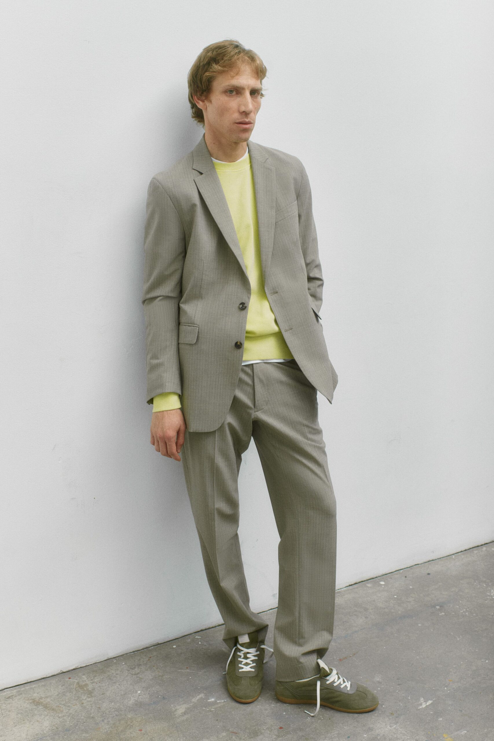 gray cotton long-sleeve collared tailored striped buttoned suit