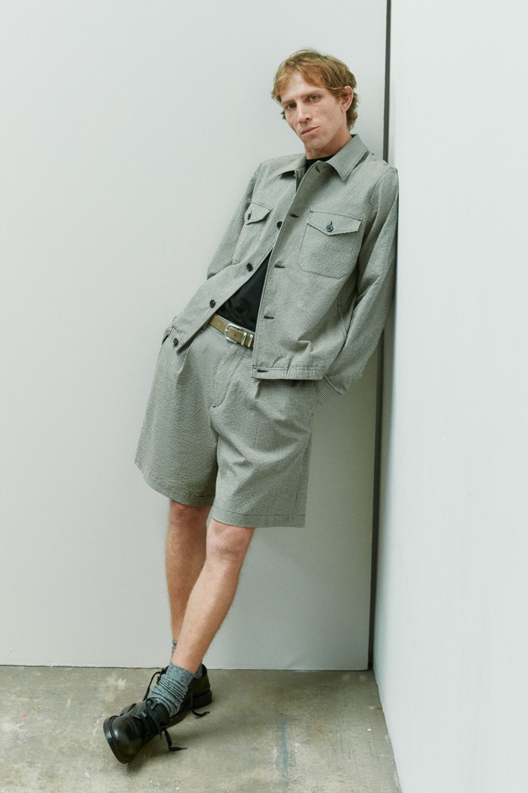 gray cotton long-sleeve collared relaxed buttoned pockets jacket