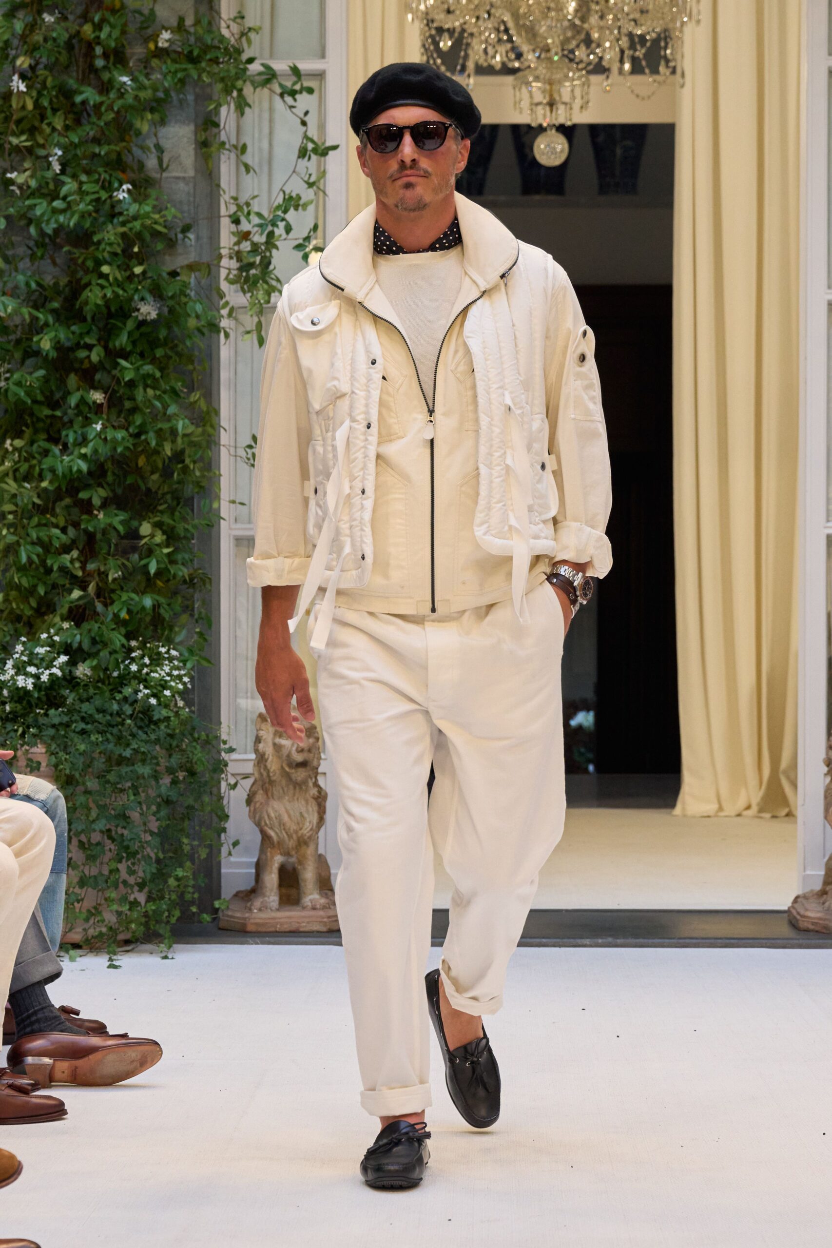 white cotton long-sleeve collared relaxed zippered pockets jacket