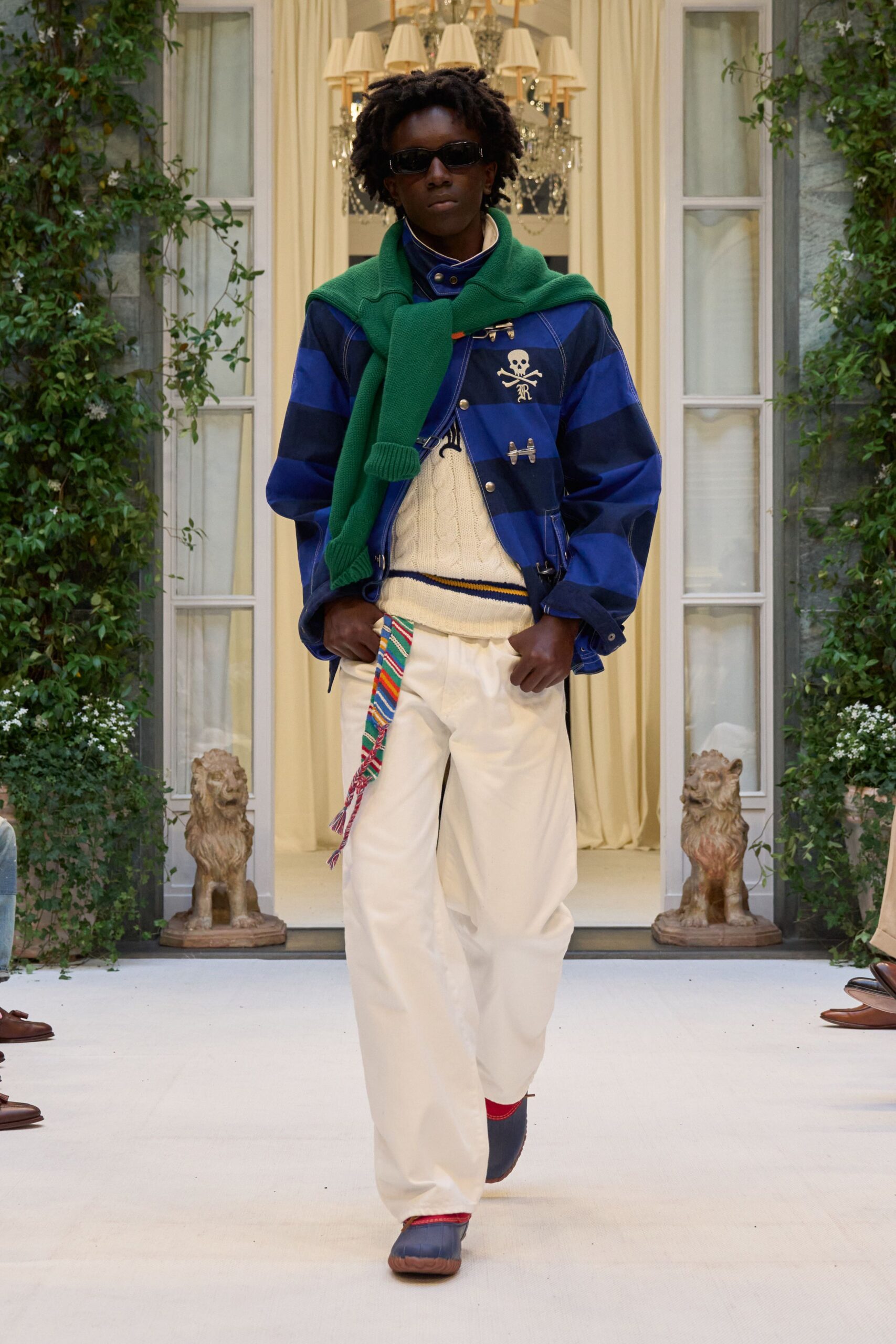 blue cotton long-sleeve collared fitted buttoned jacket