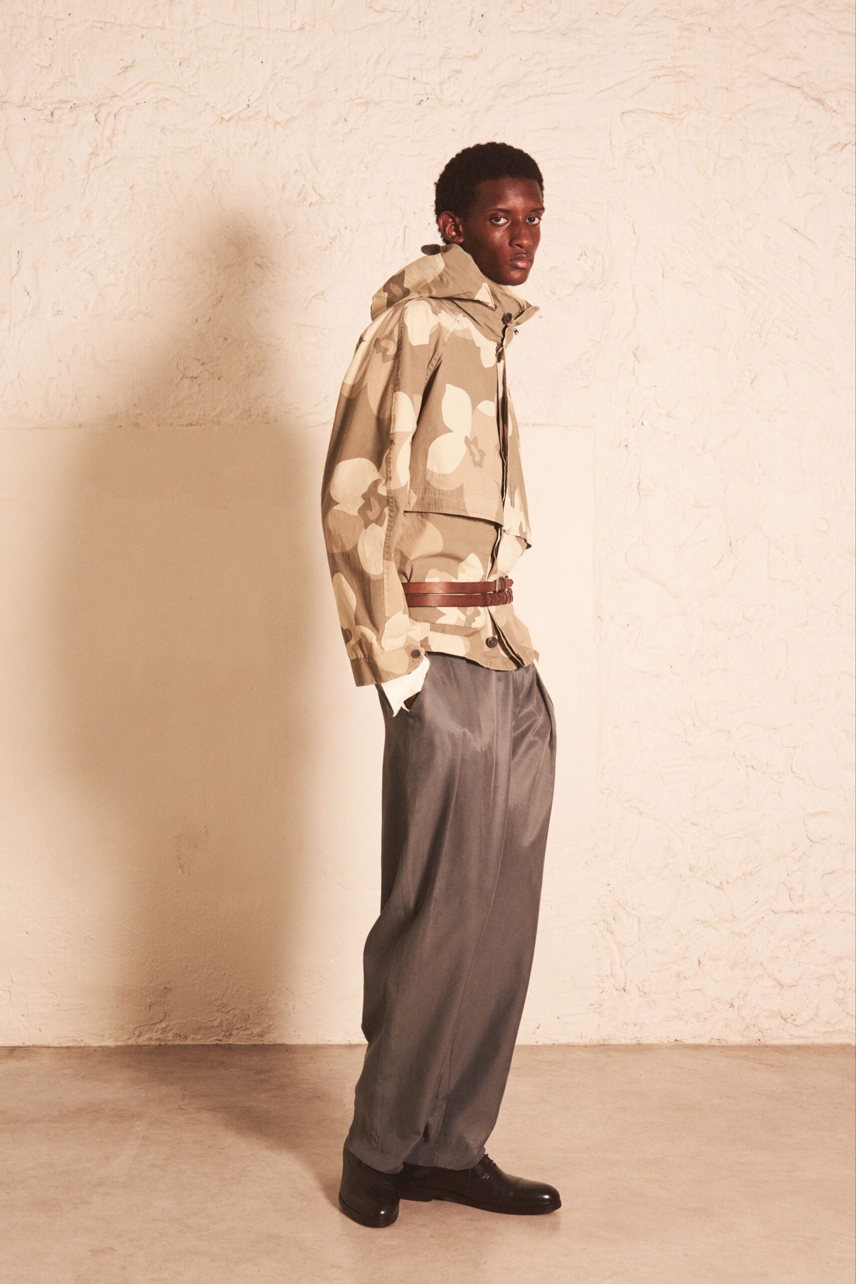 gray cotton relaxed pleated pants