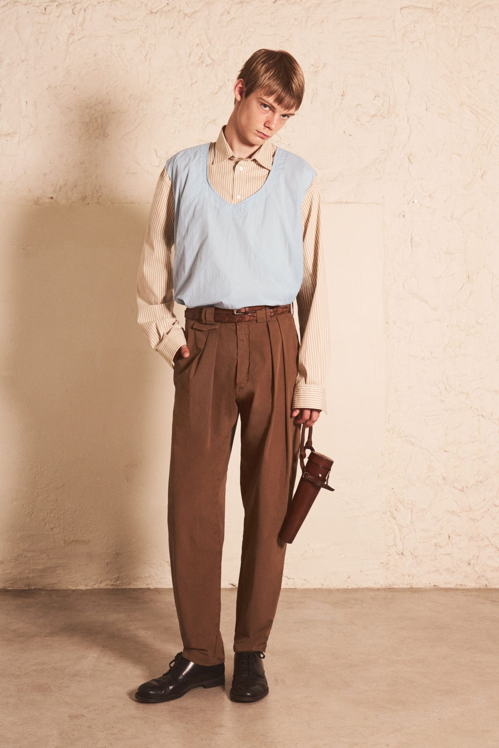 brown cotton relaxed pleated pants