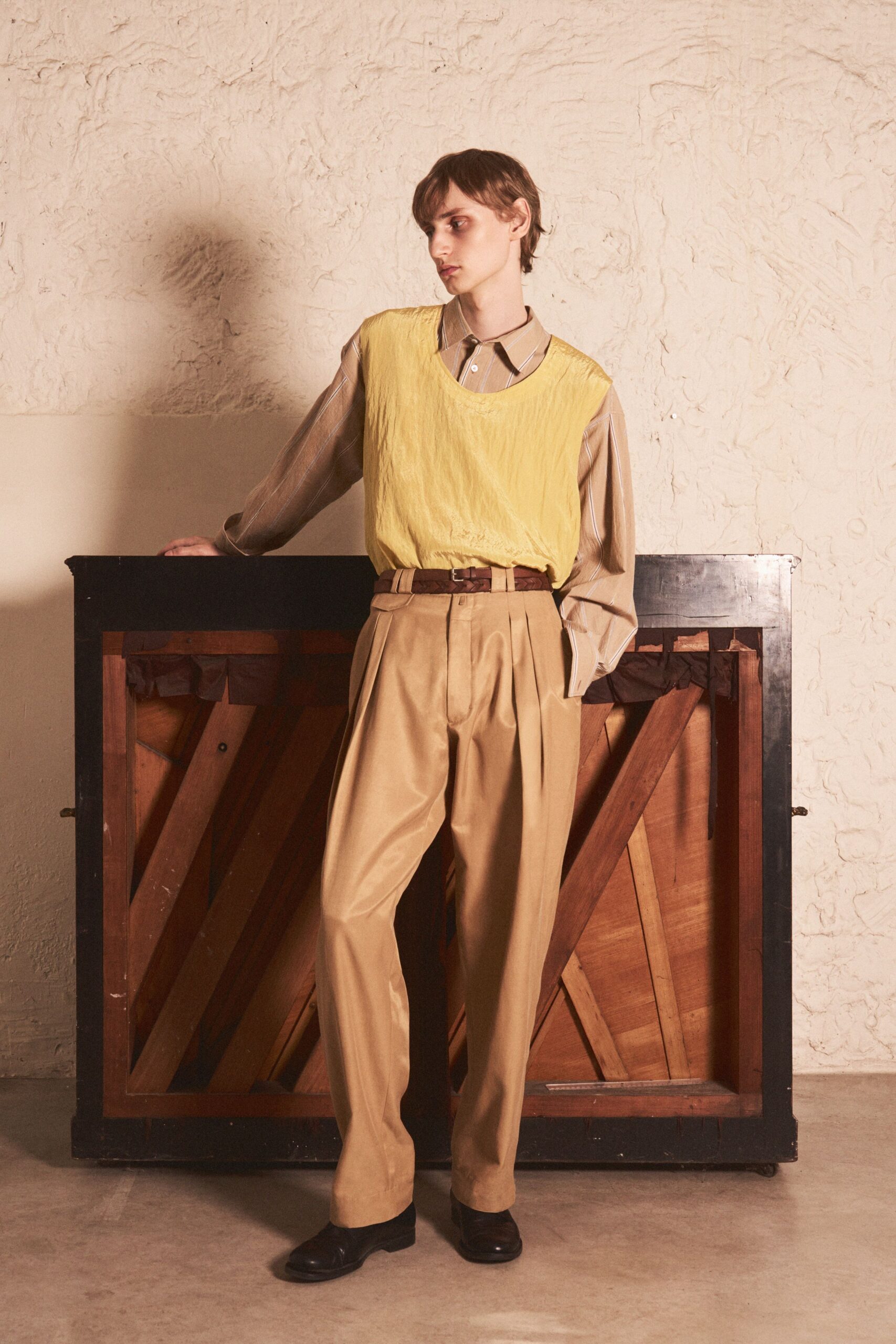 tan cotton relaxed pleated pants