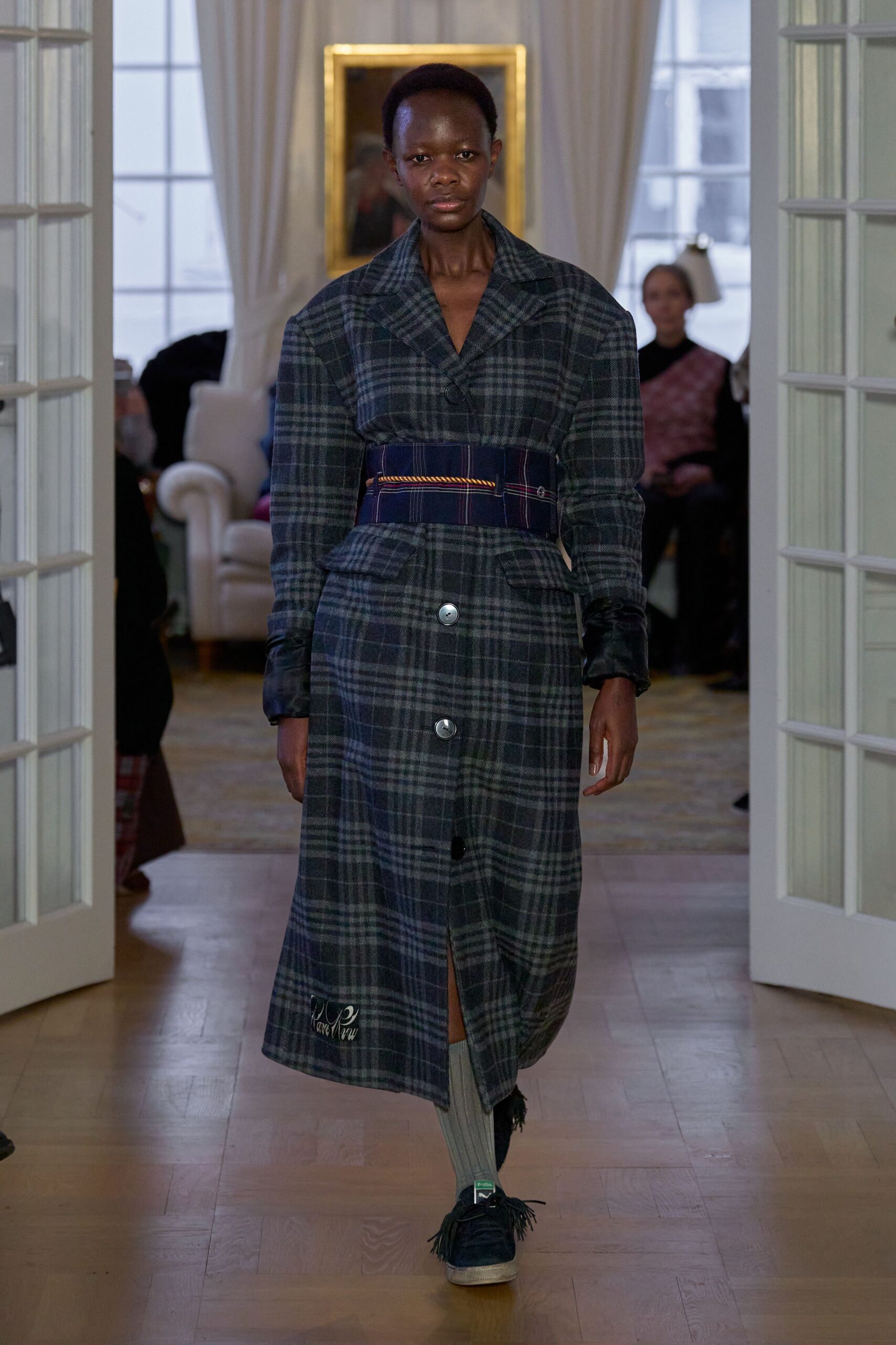 blue cotton long-sleeve collared fitted checked buttoned coat