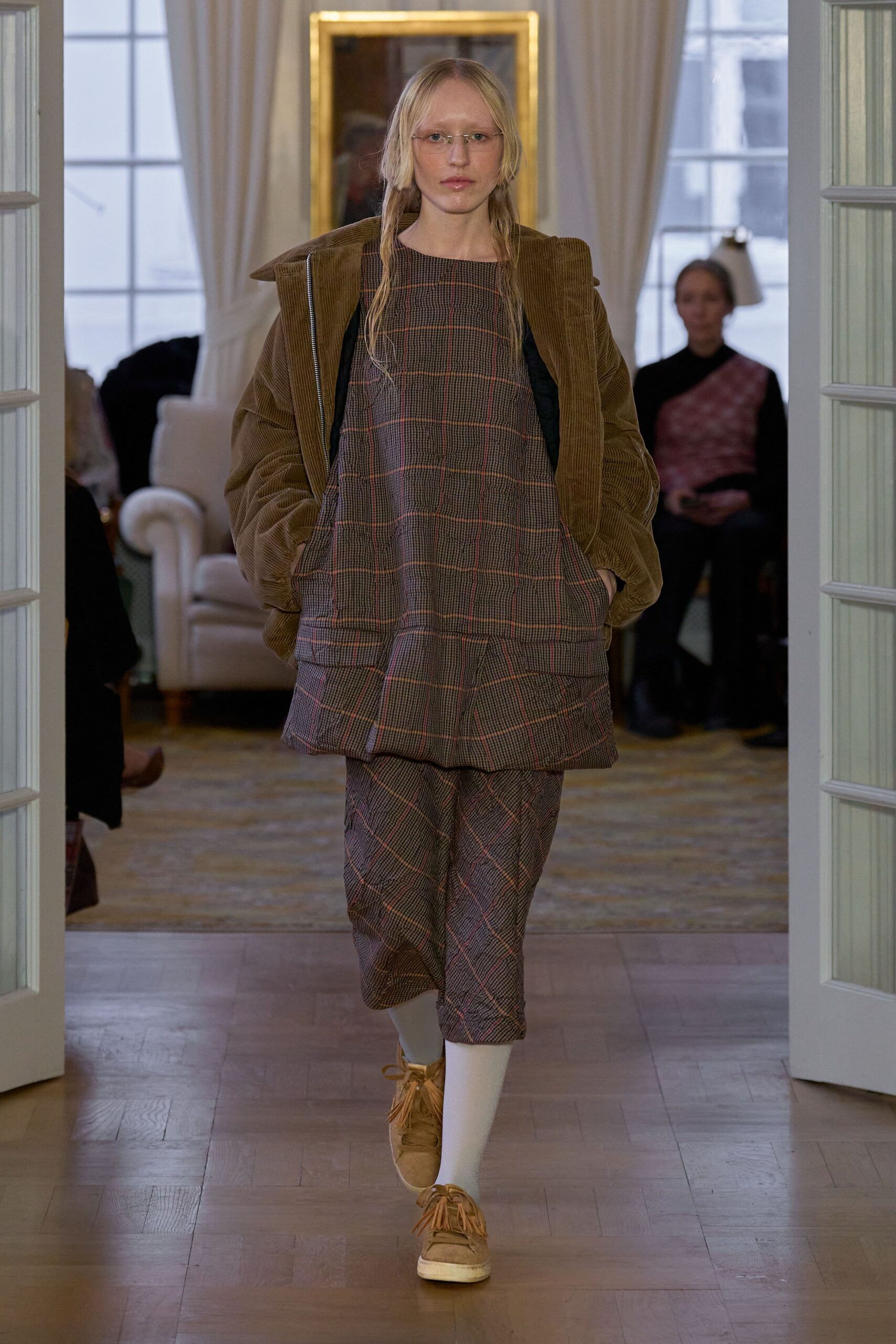 brown long-sleeve oversized jacket