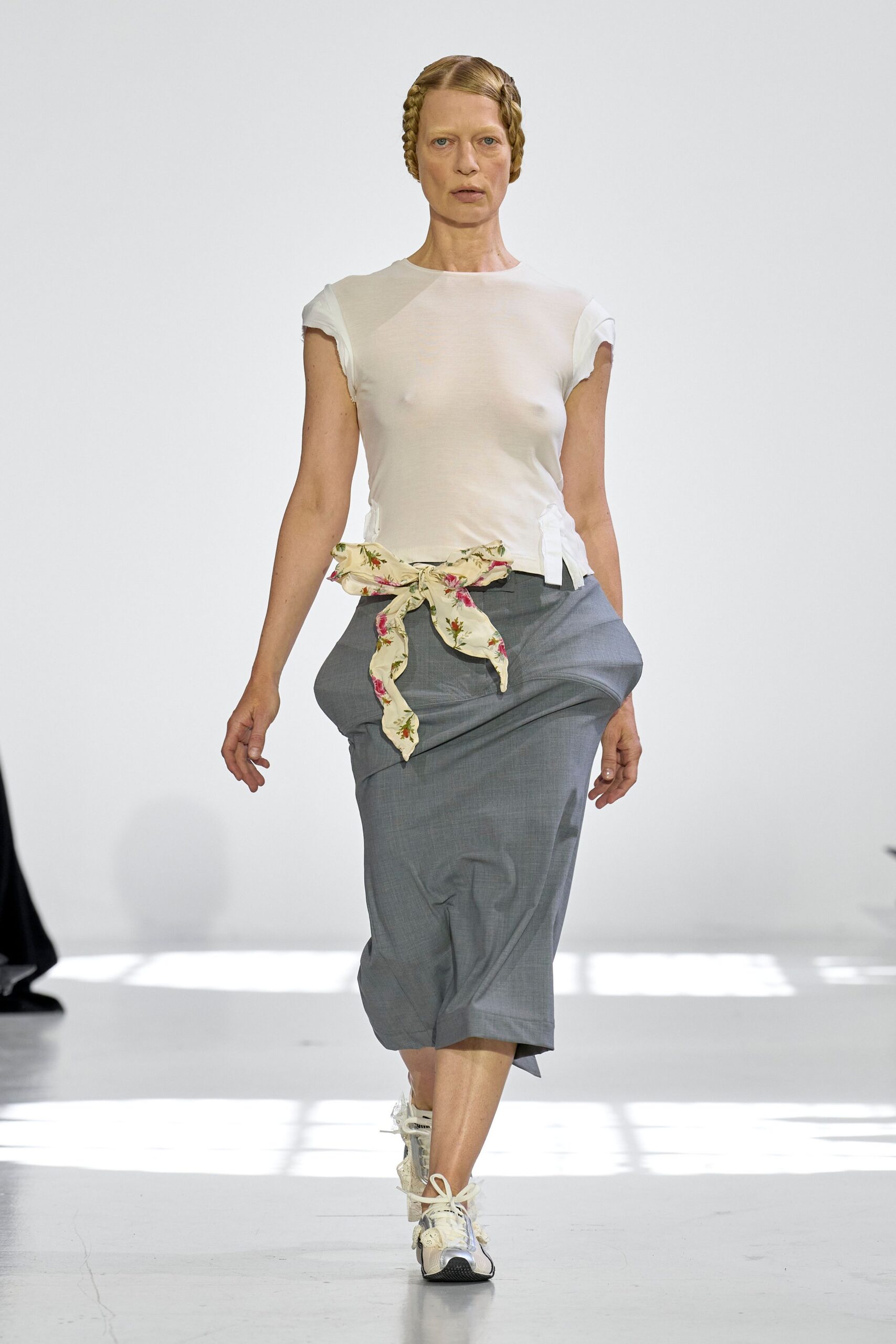 white cotton short-sleeve scoop-neck fitted sheer top