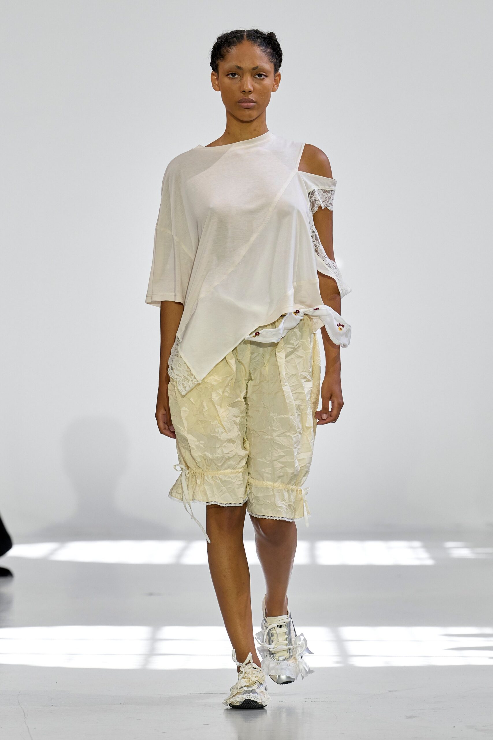 white cotton short-sleeve off-shoulder relaxed ruffled top