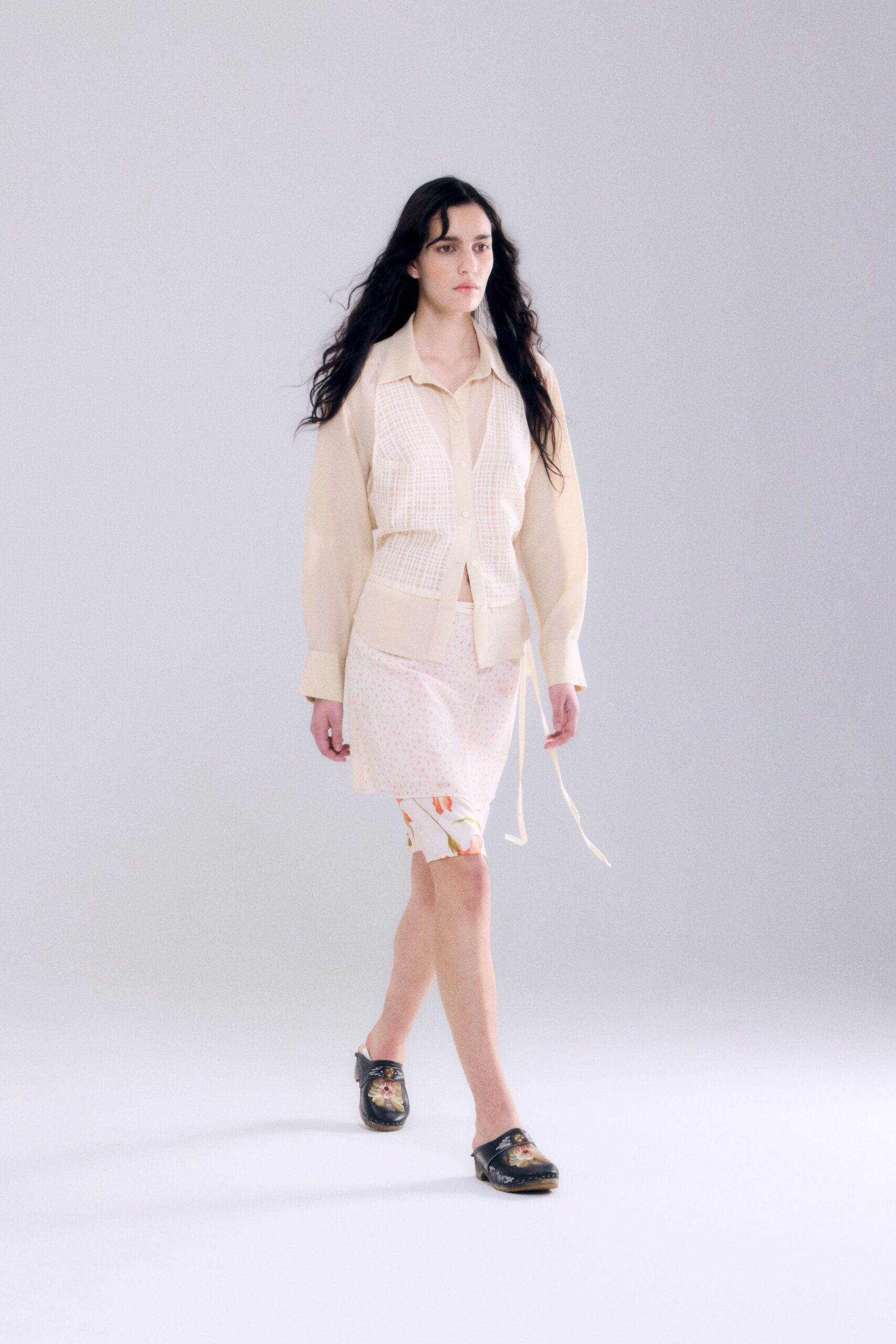 beige cotton long-sleeve collared relaxed buttoned shirt
