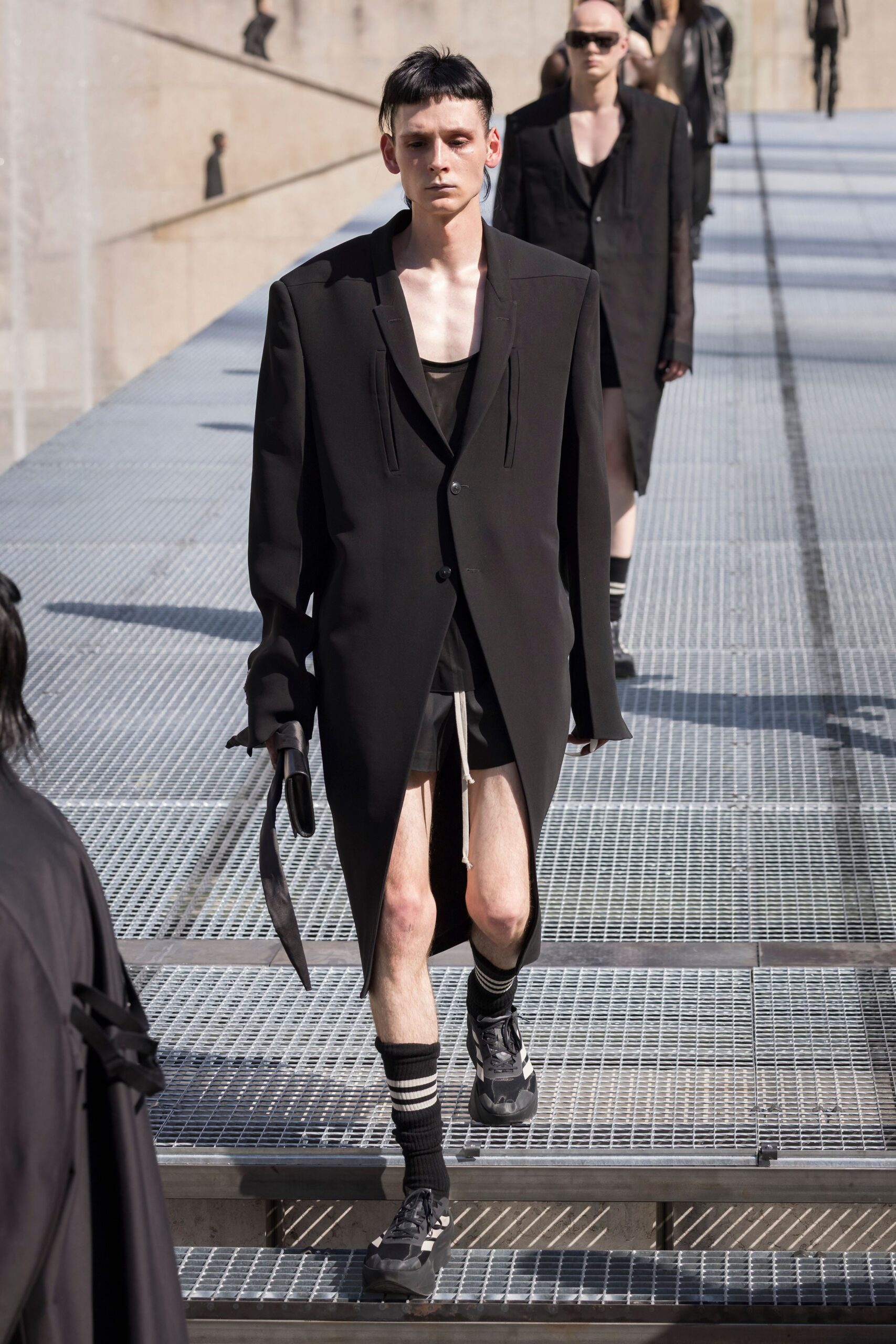 black cotton long-sleeve collared oversized buttoned blazer