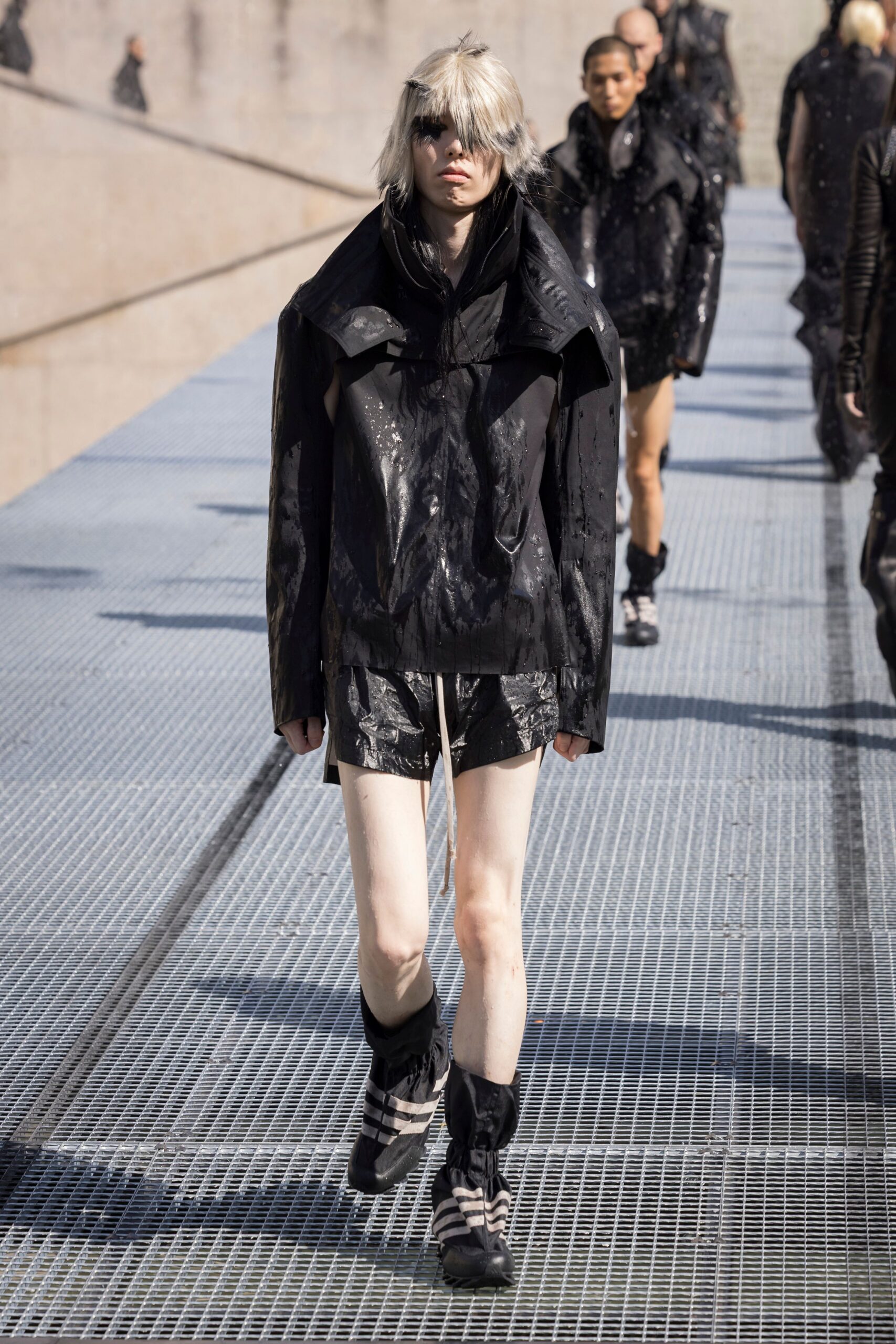 oversized black jacket with shorts