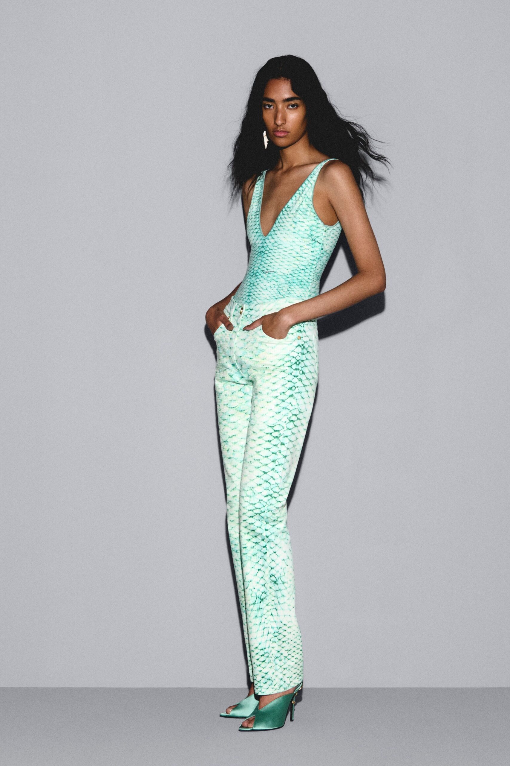 green cotton fitted straight-leg pants