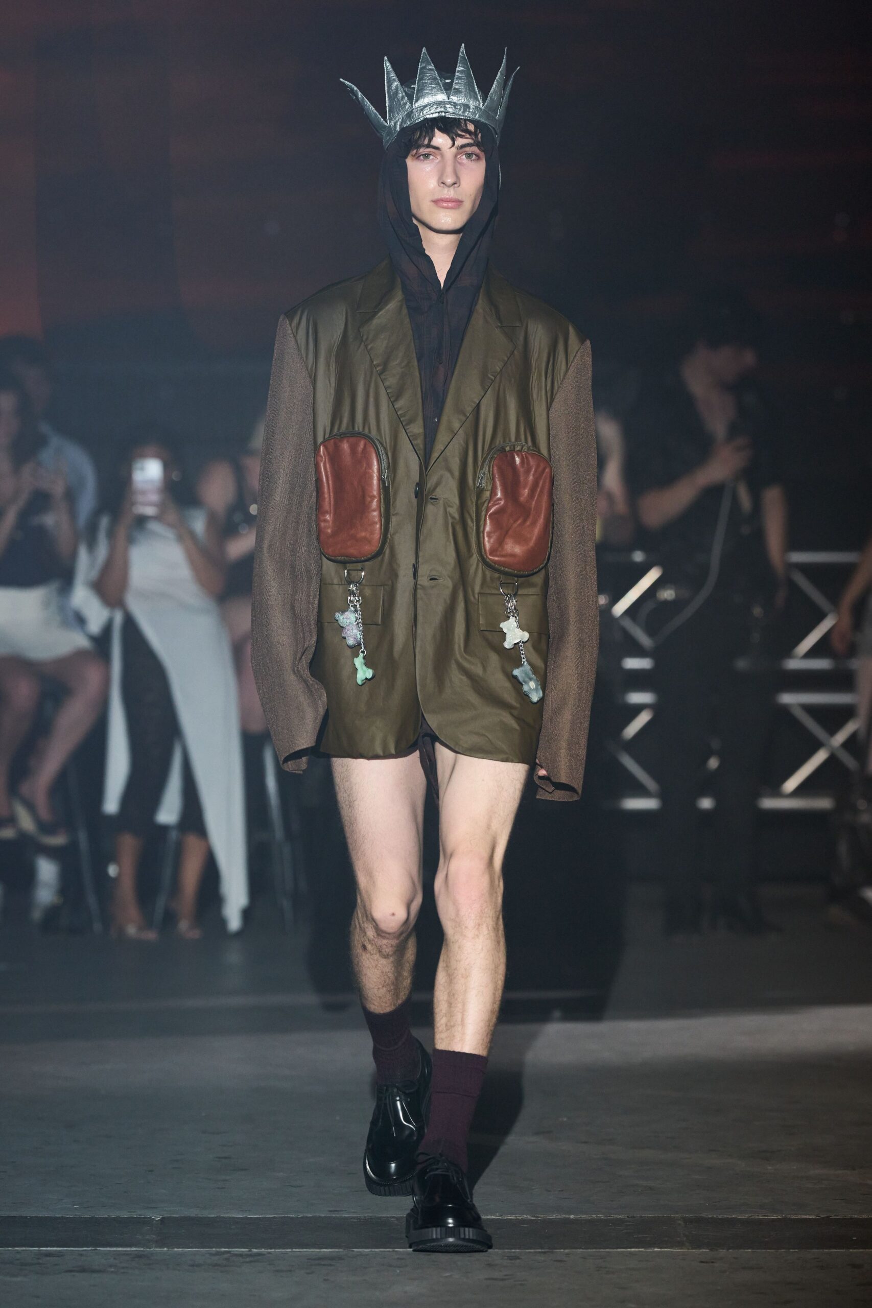 green cotton long-sleeve collared relaxed pockets buttoned jacket
