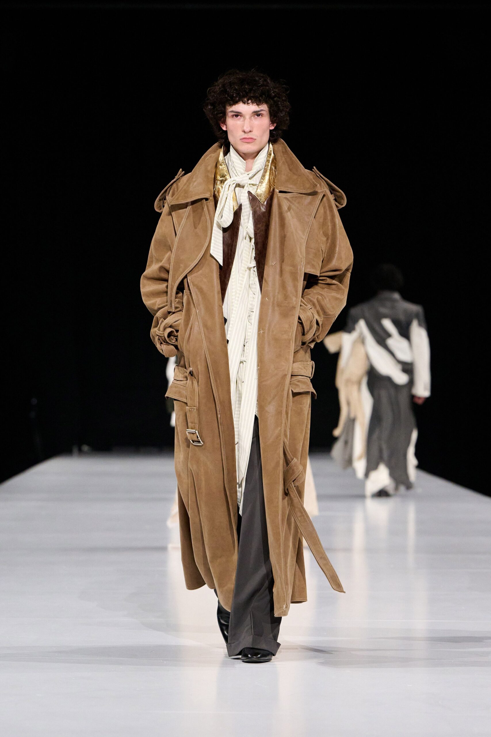 brown suede long-sleeve collared relaxed belted coat