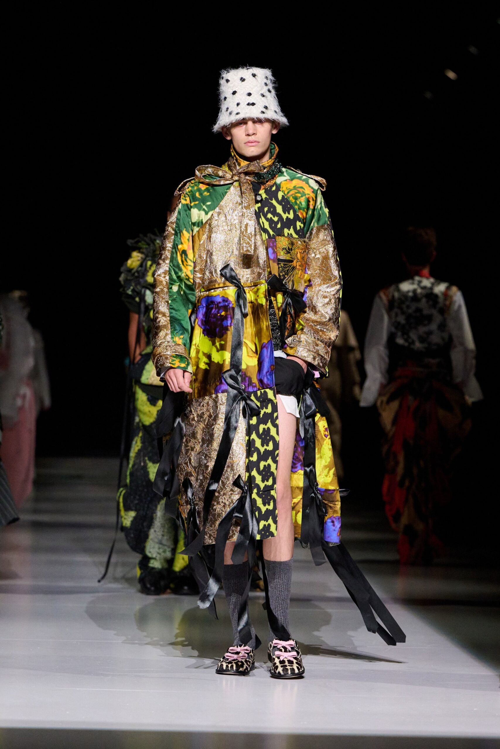 green silk long-sleeve relaxed layered printed coat