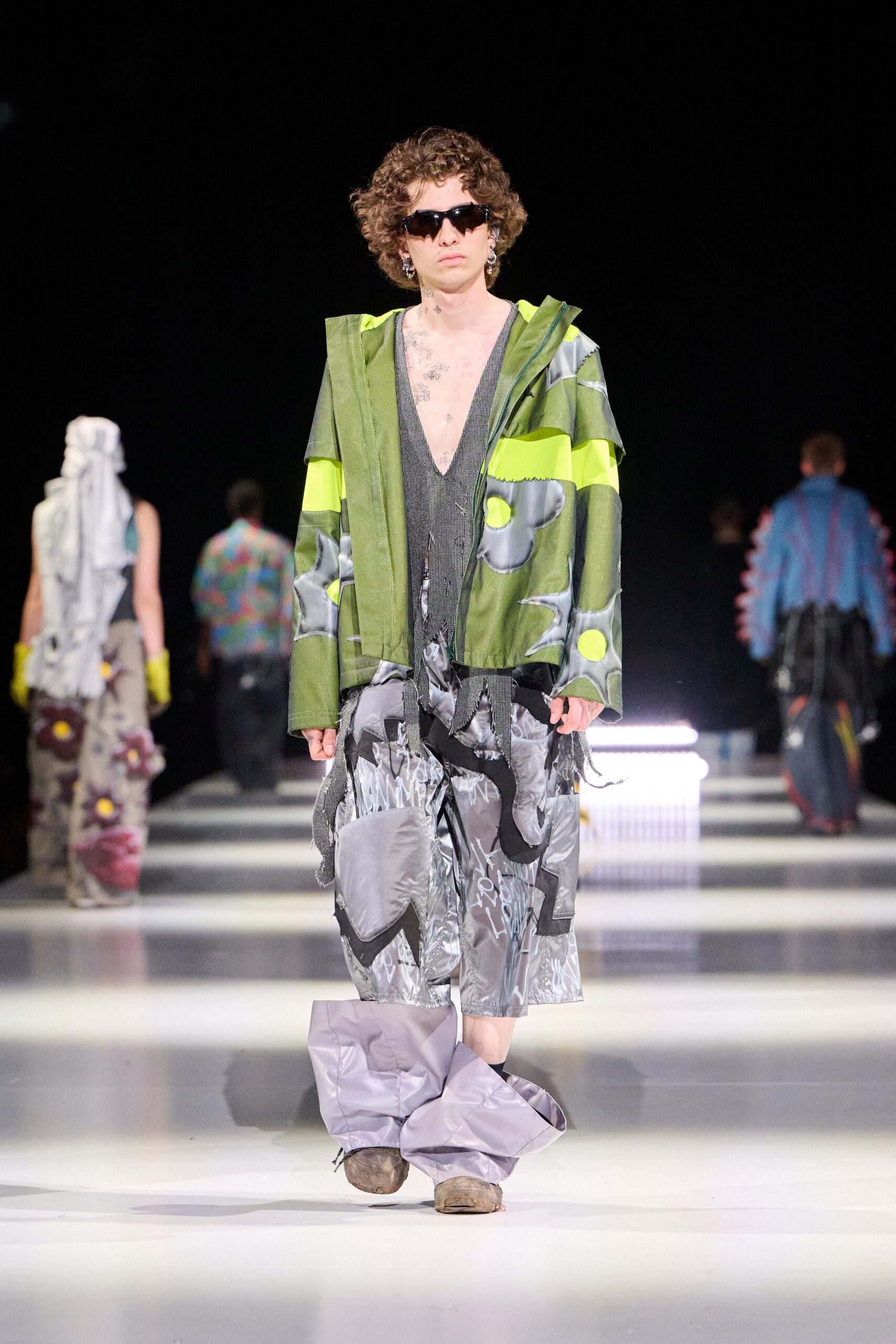 green cotton long-sleeve v-neck relaxed layered jacket