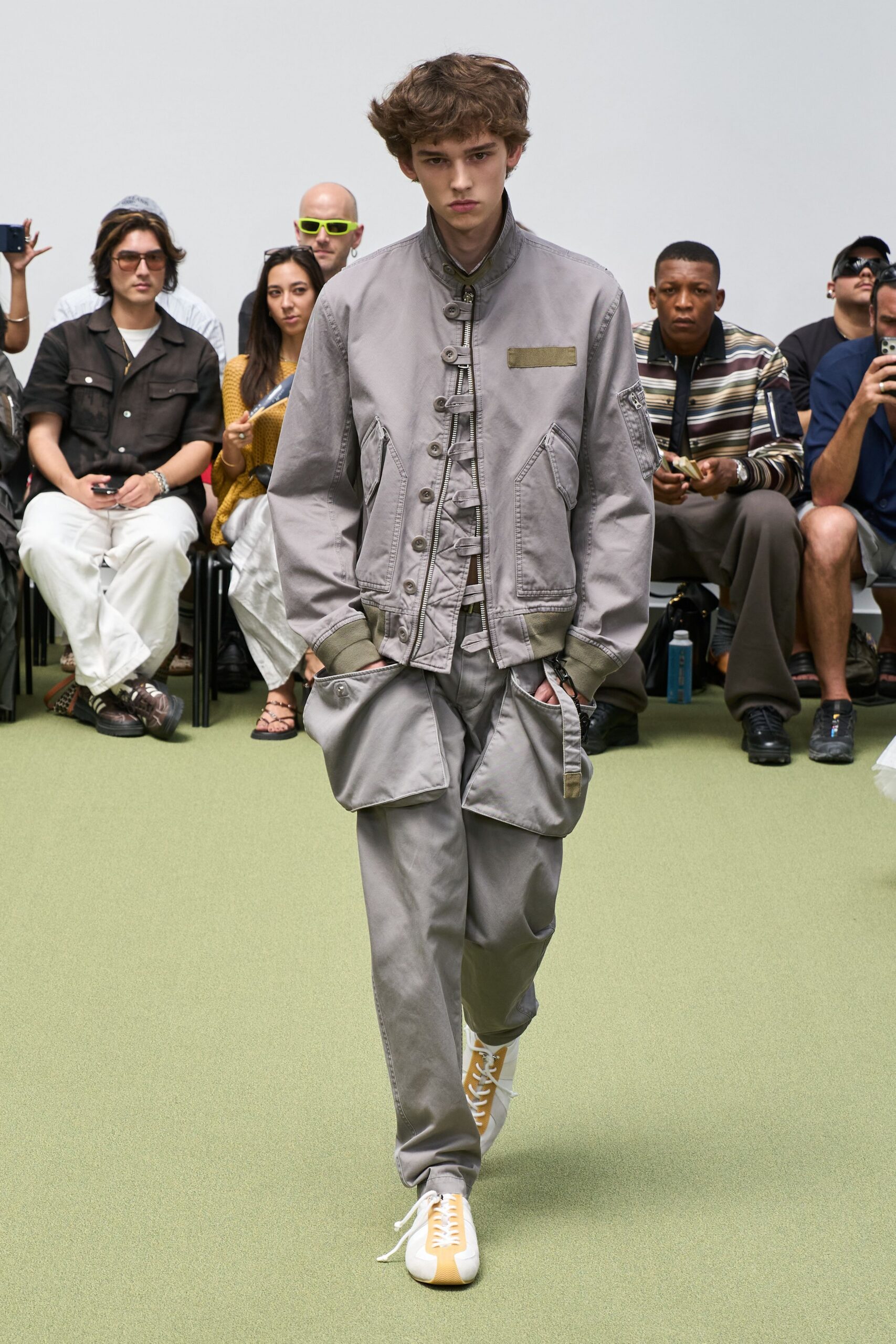 gray cotton long-sleeve collared relaxed zippered pockets jacket