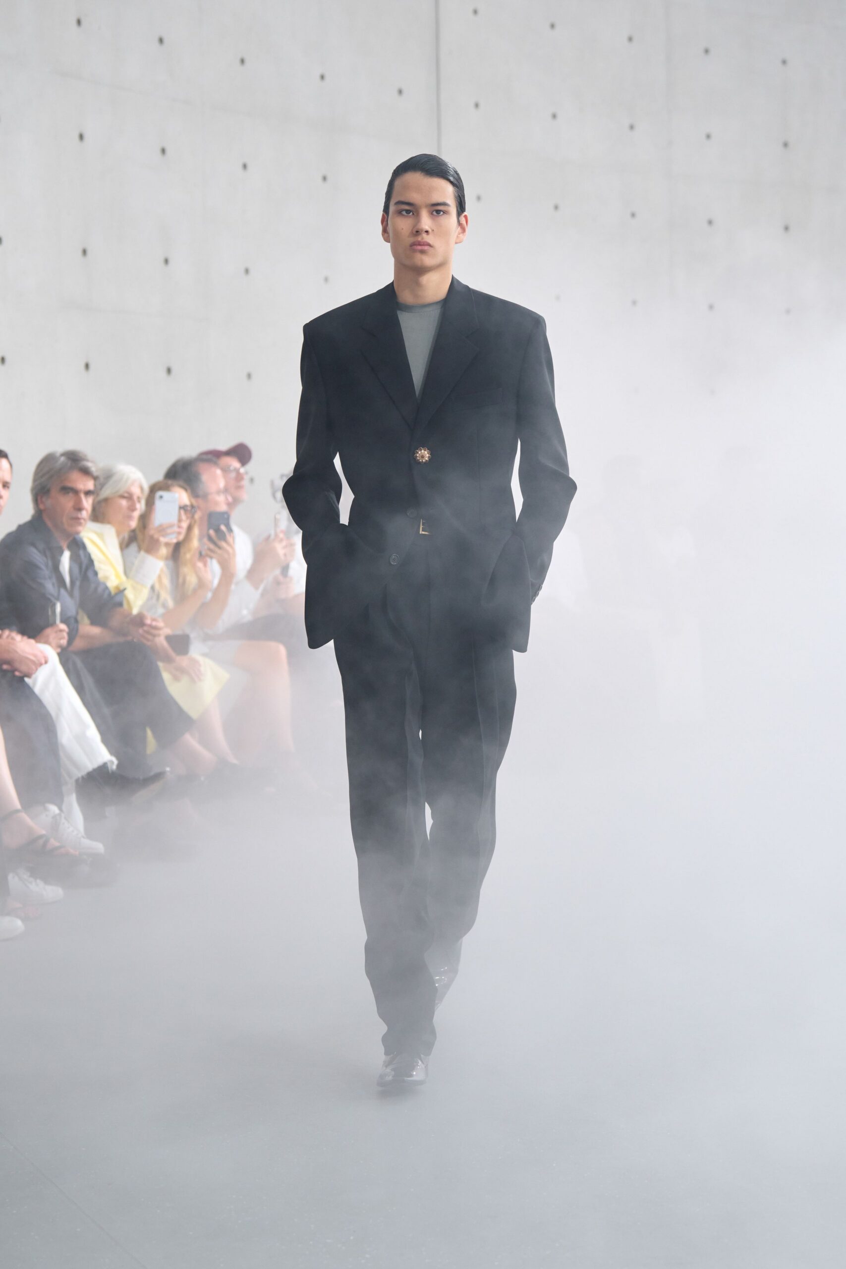 black wool long-sleeve collared tailored buttoned suit
