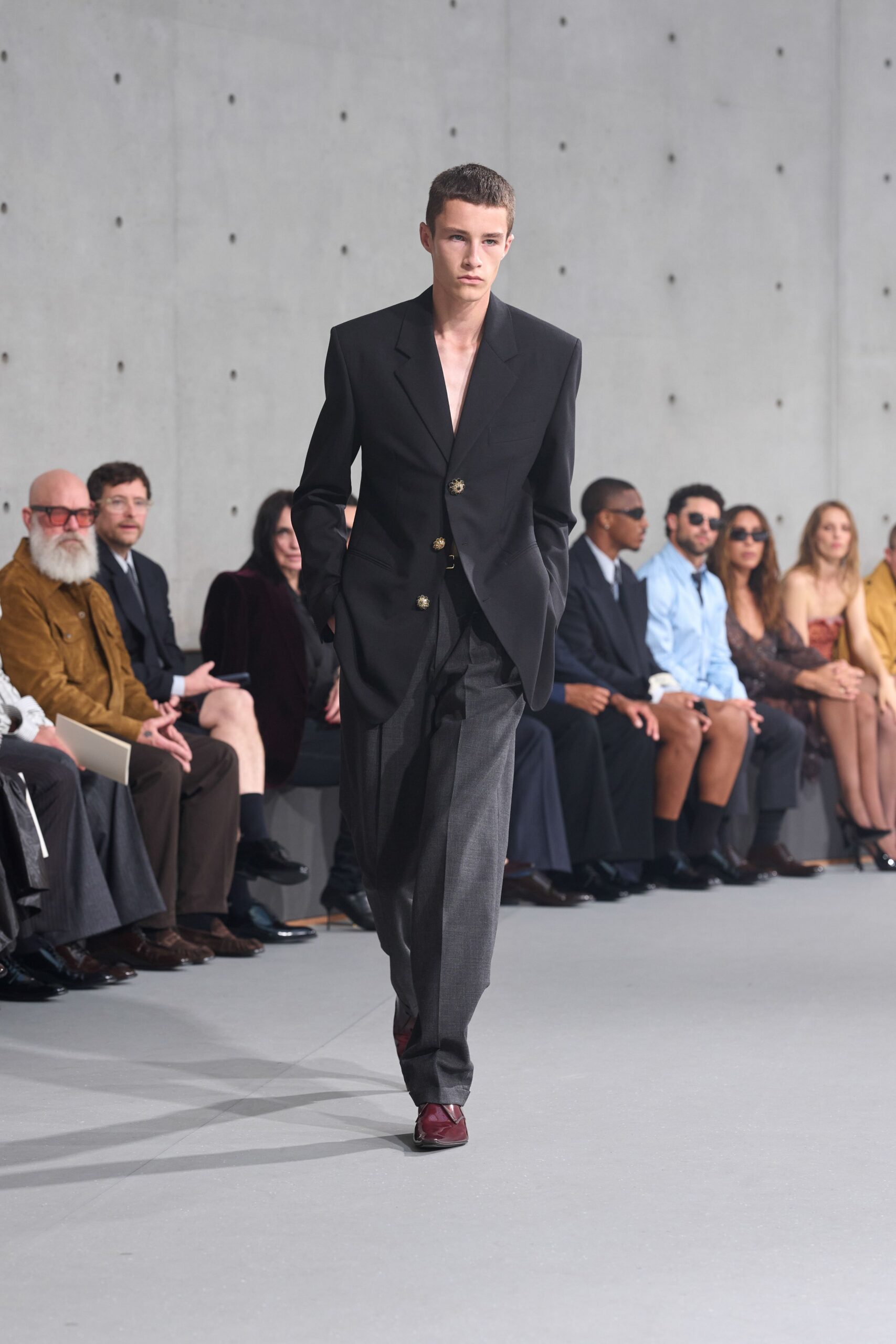 black wool long-sleeve collared tailored buttoned suit