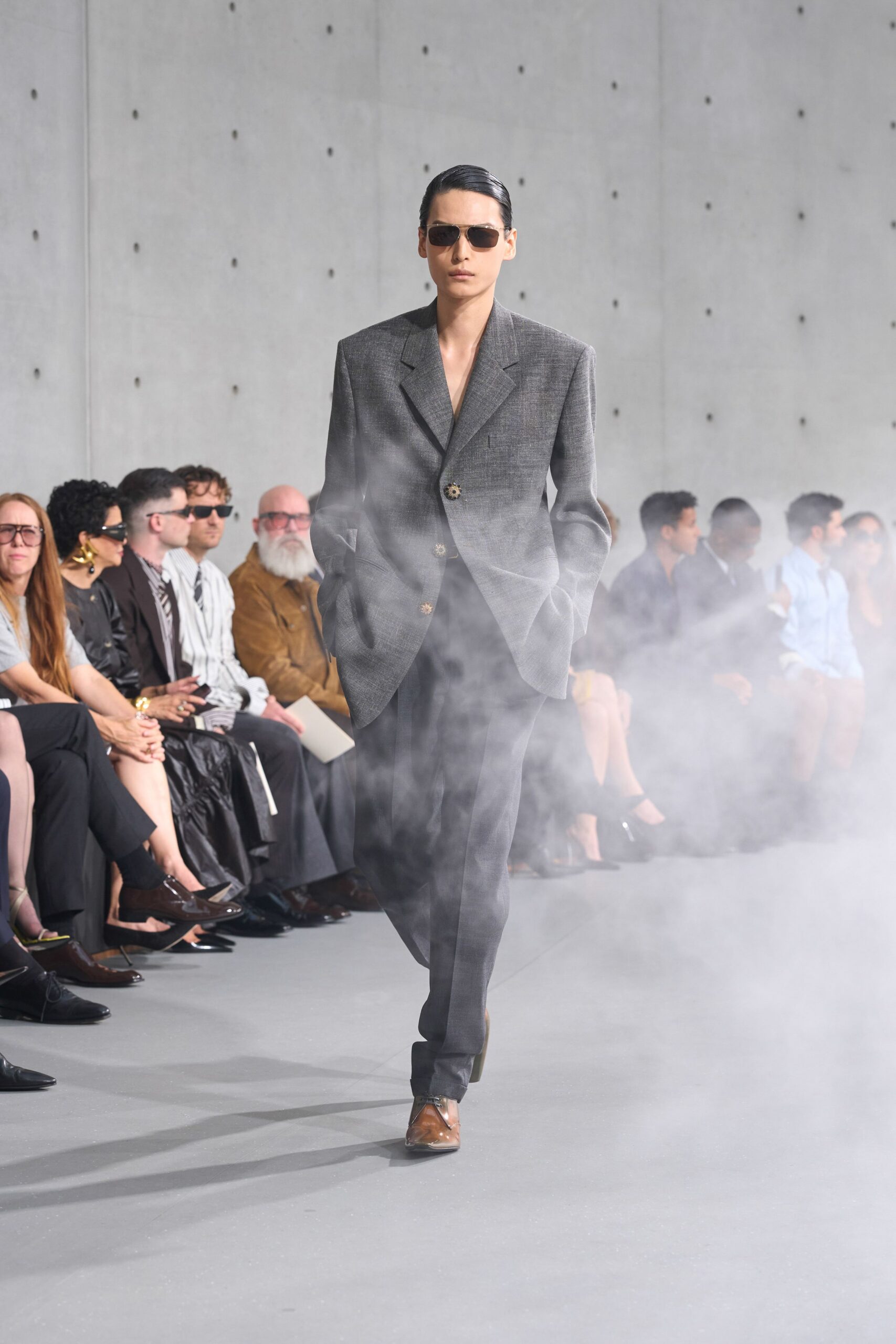 gray wool long-sleeve collared tailored buttoned suit