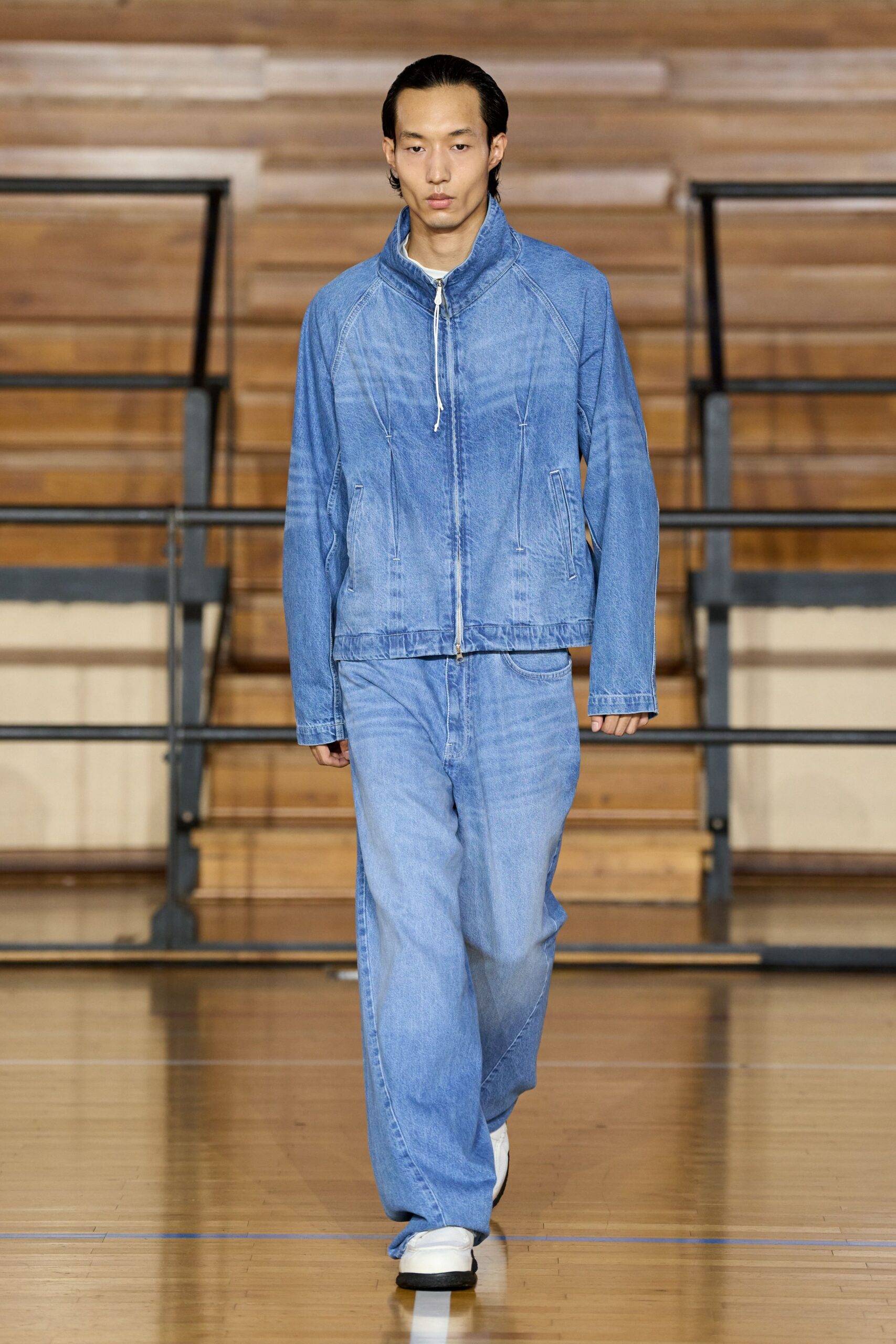 blue denim long-sleeve collared relaxed zippered jacket