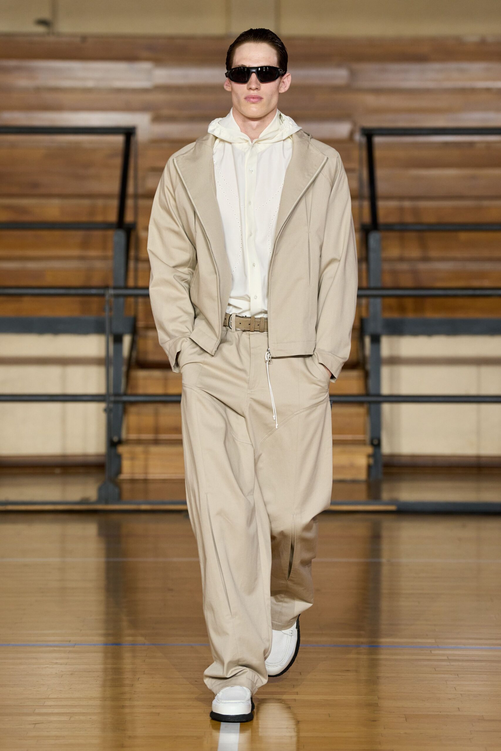 beige cotton long-sleeve collared relaxed zippered jacket
