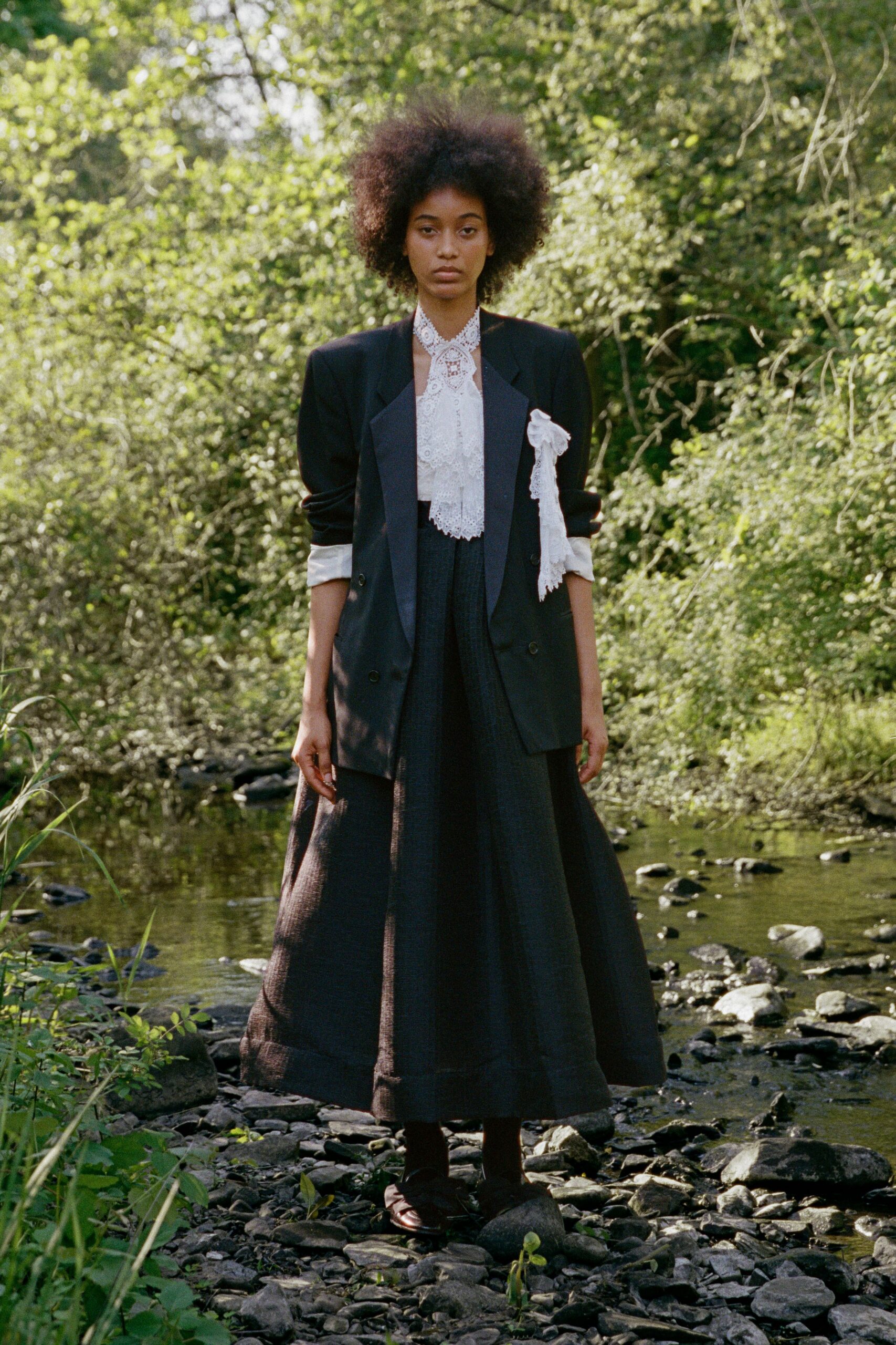black cotton long-sleeve collared structured blazer