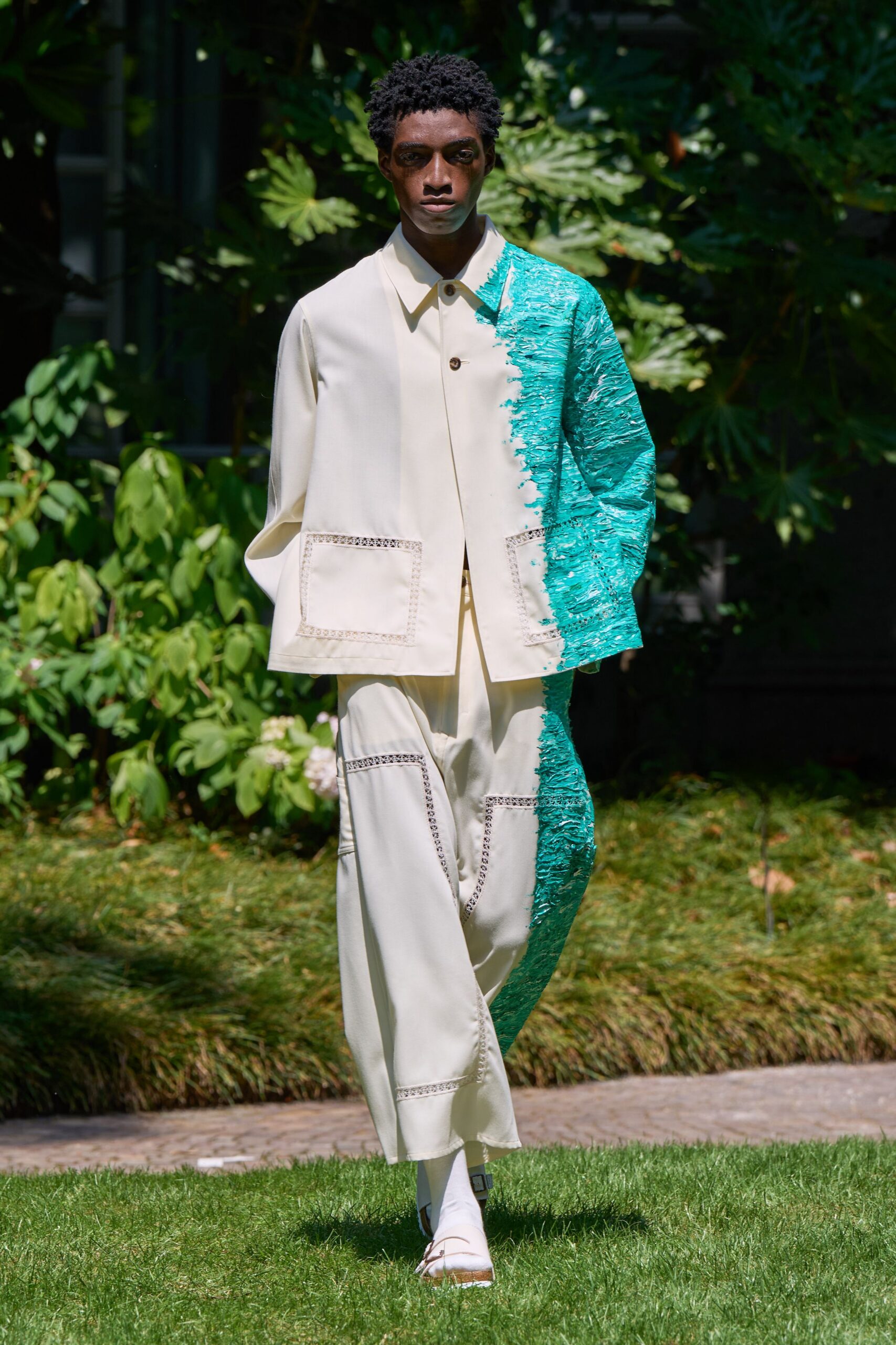 white cotton long-sleeve collared relaxed color-blocked jacket