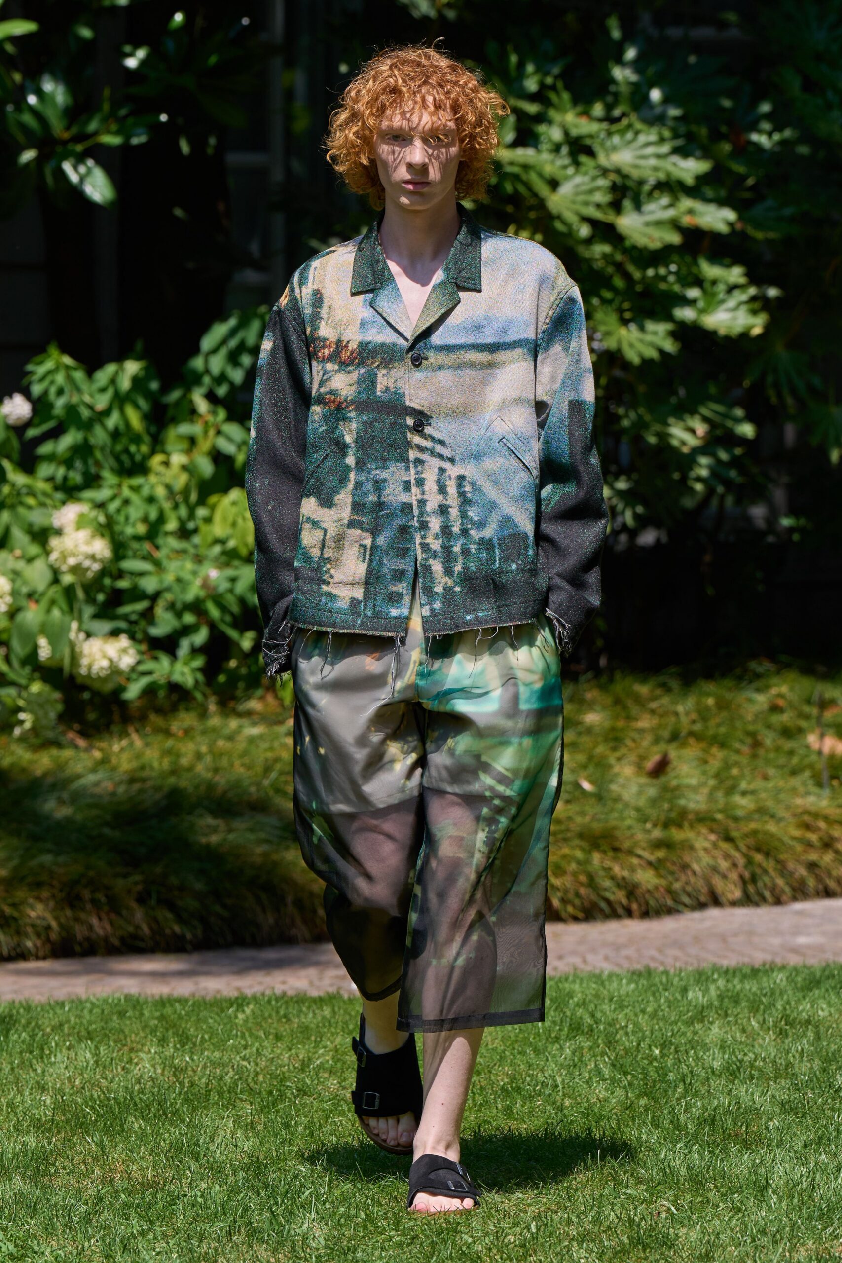 black cotton long-sleeve collared relaxed printed jacket