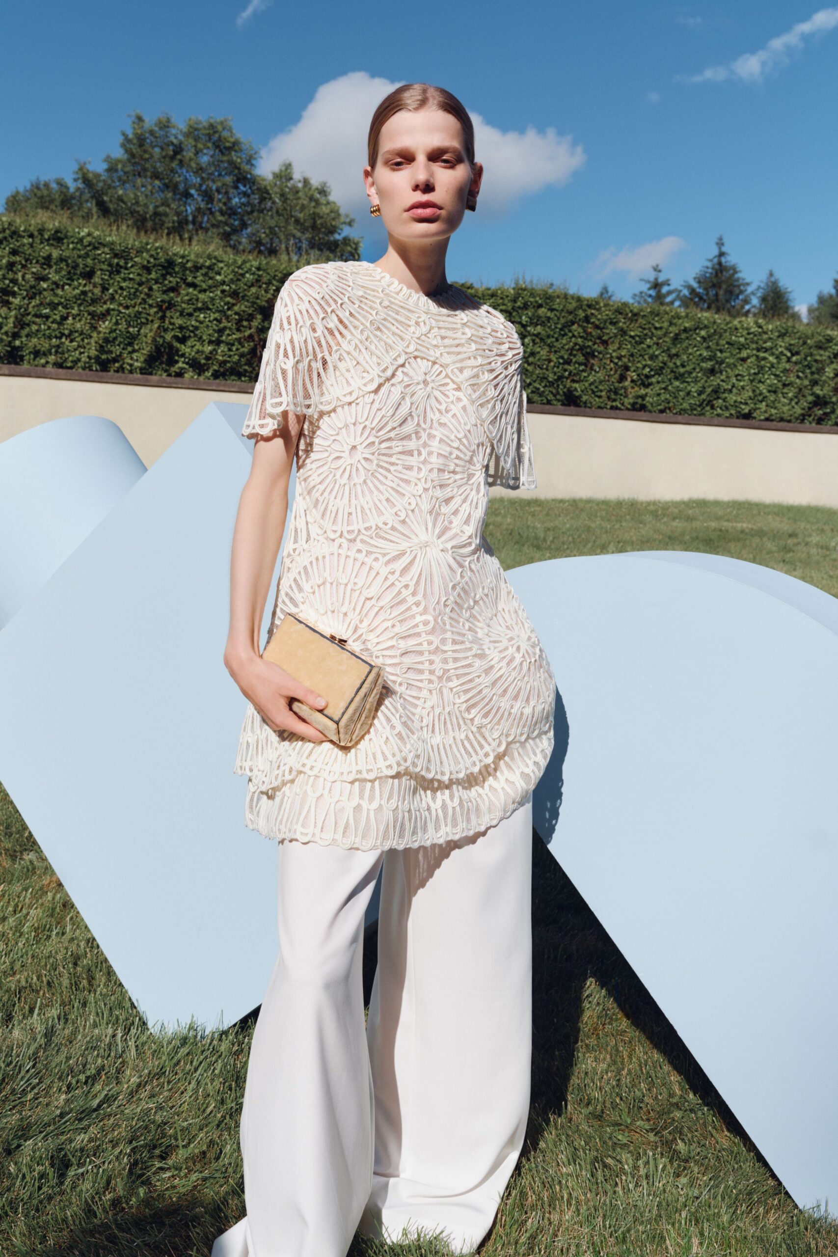 white cotton fitted straight-leg pants