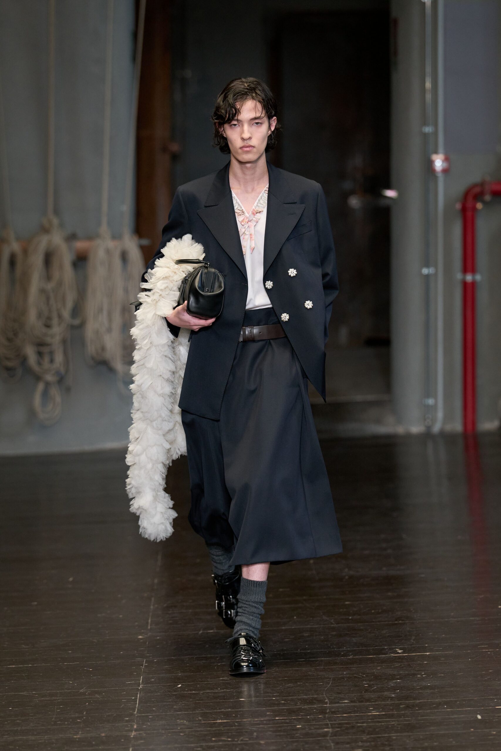 black wool long-sleeve collared tailored buttoned blazer