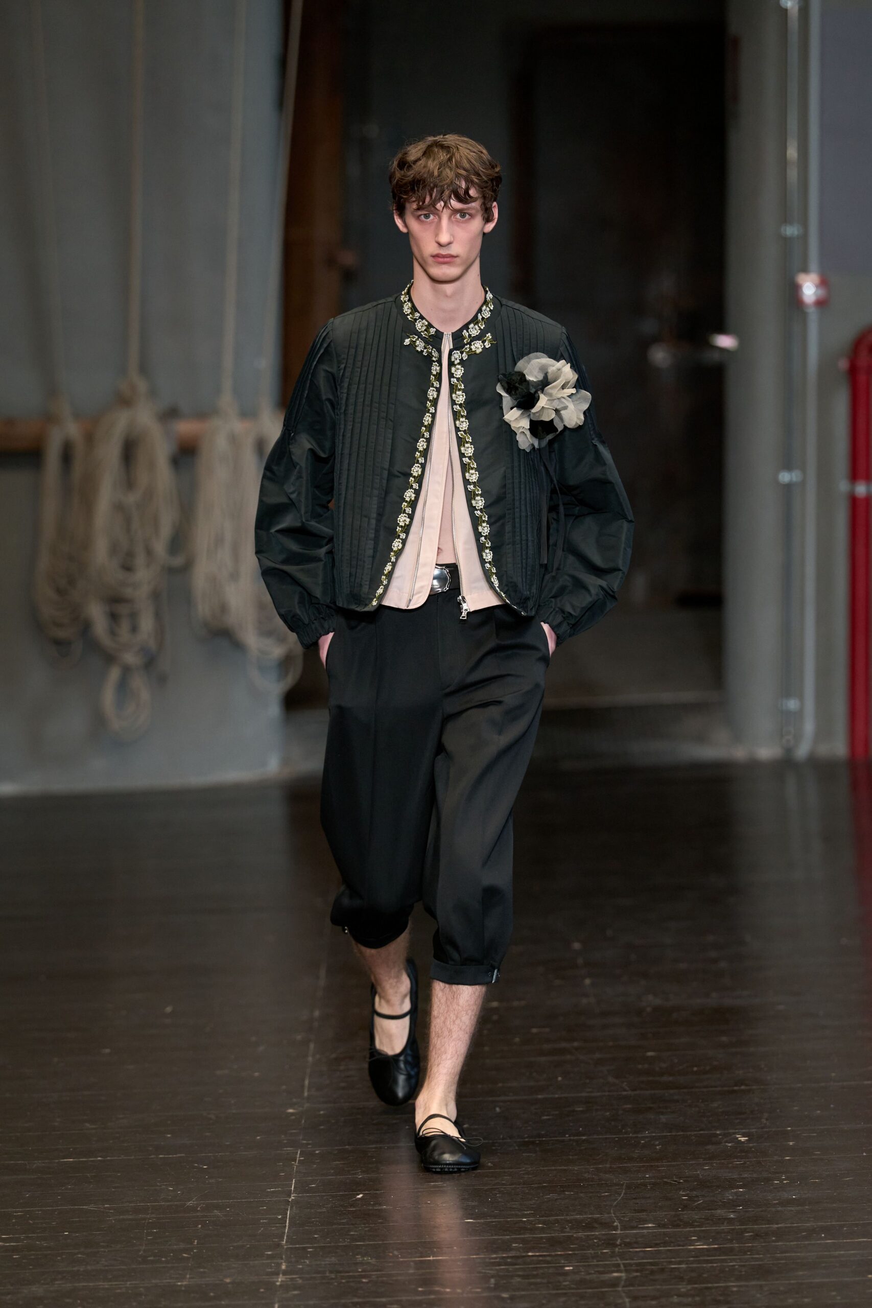 black cotton relaxed cropped pants