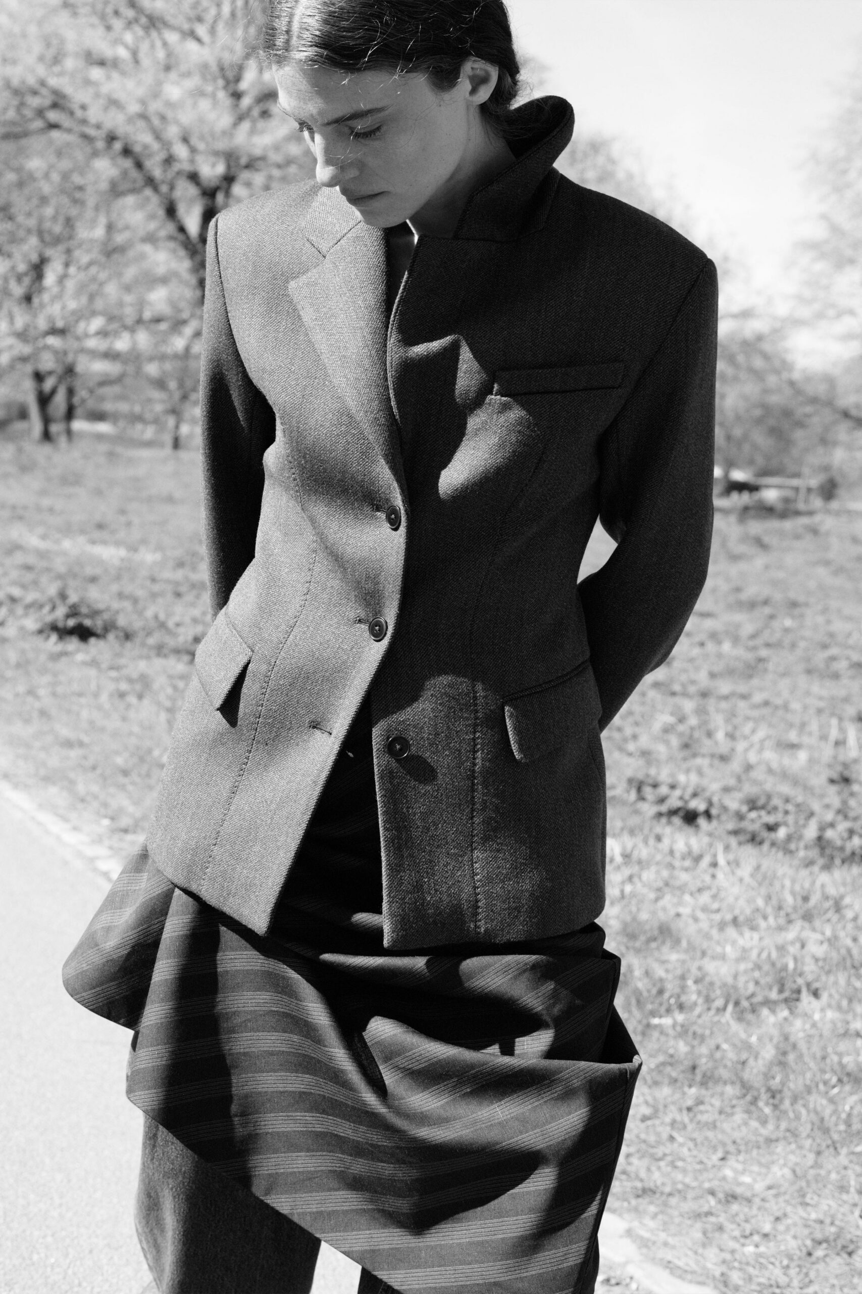 gray wool long-sleeve collared tailored buttoned blazer