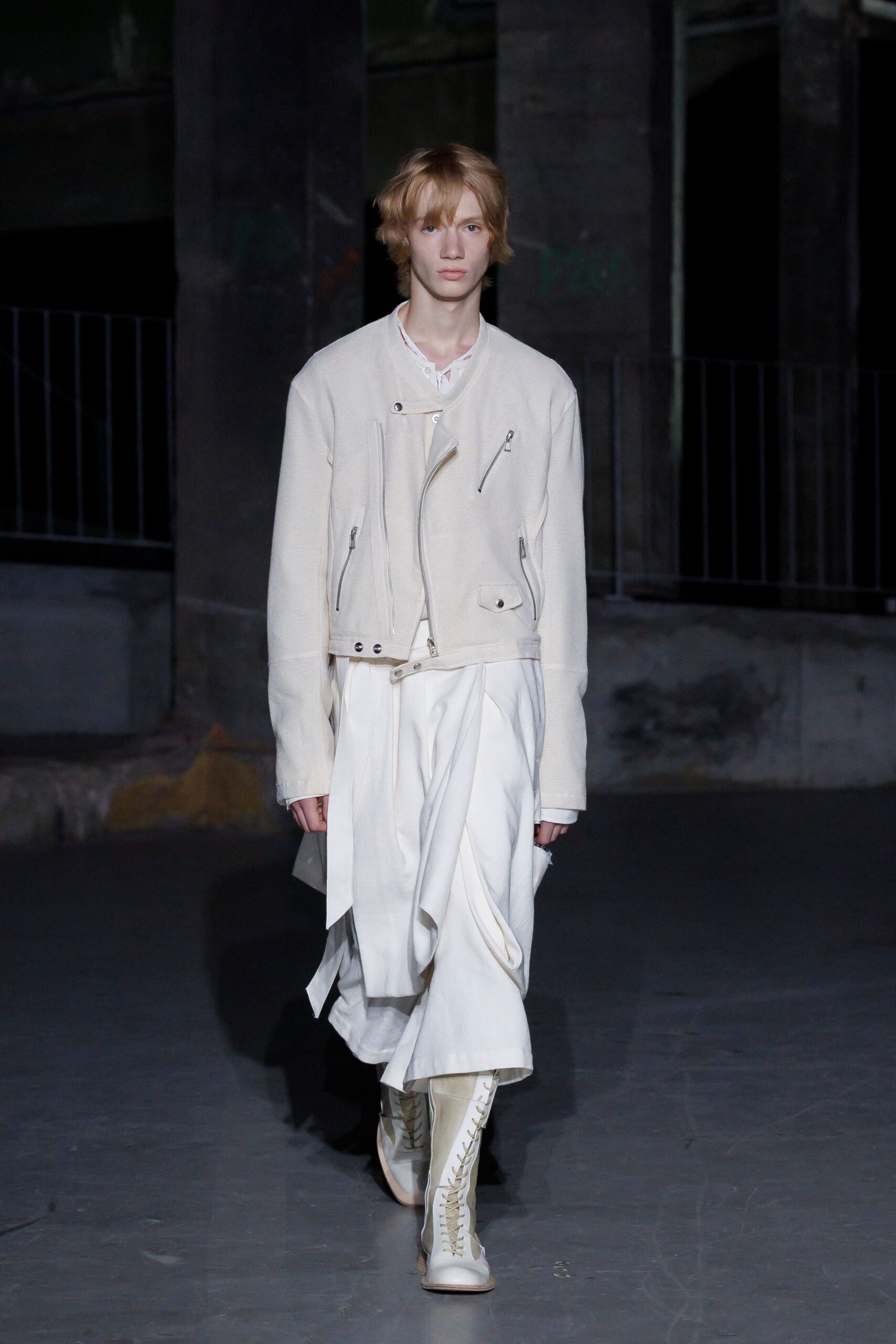 white cotton long-sleeve collared fitted zippered jacket