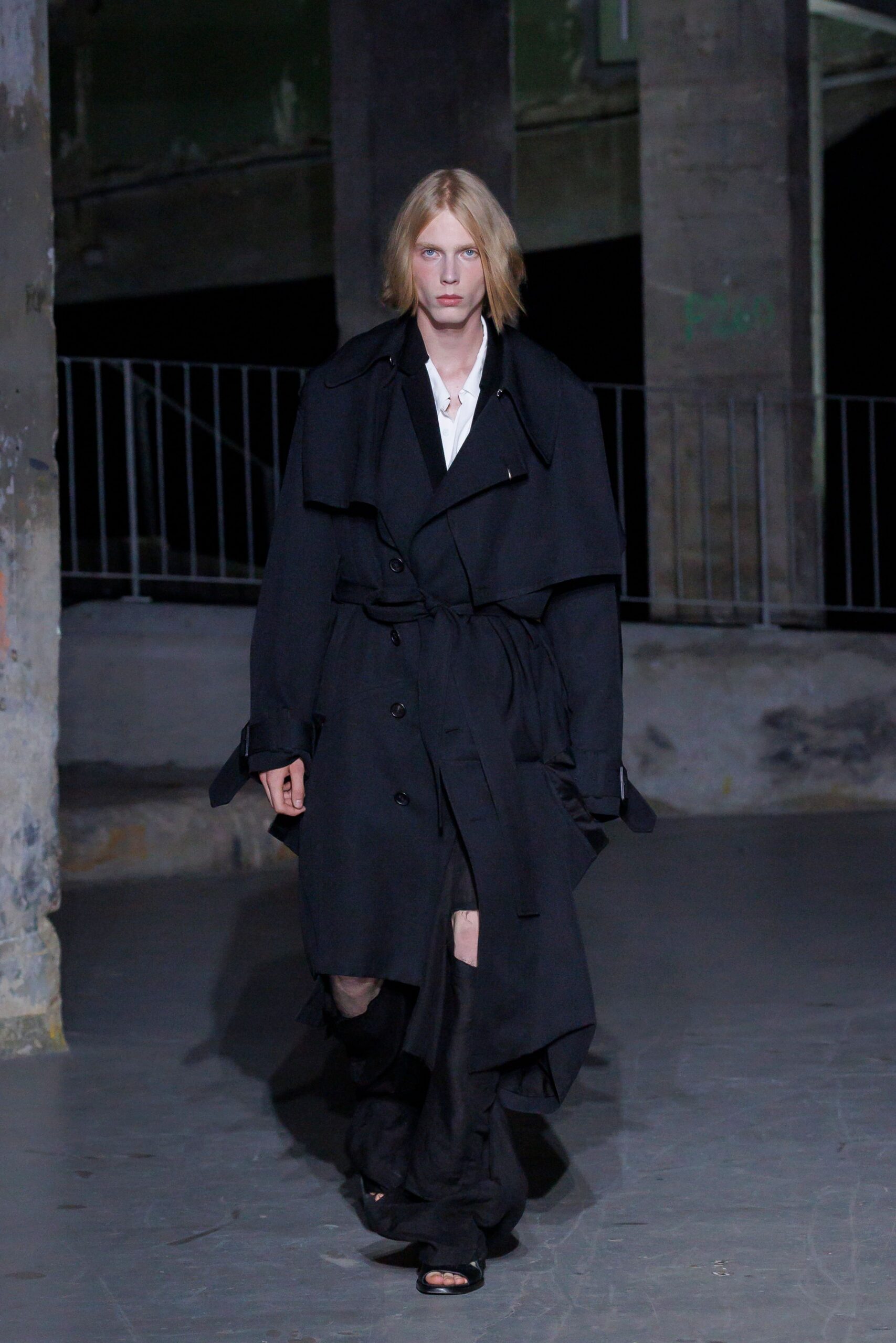black cotton long-sleeve collared relaxed belted coat