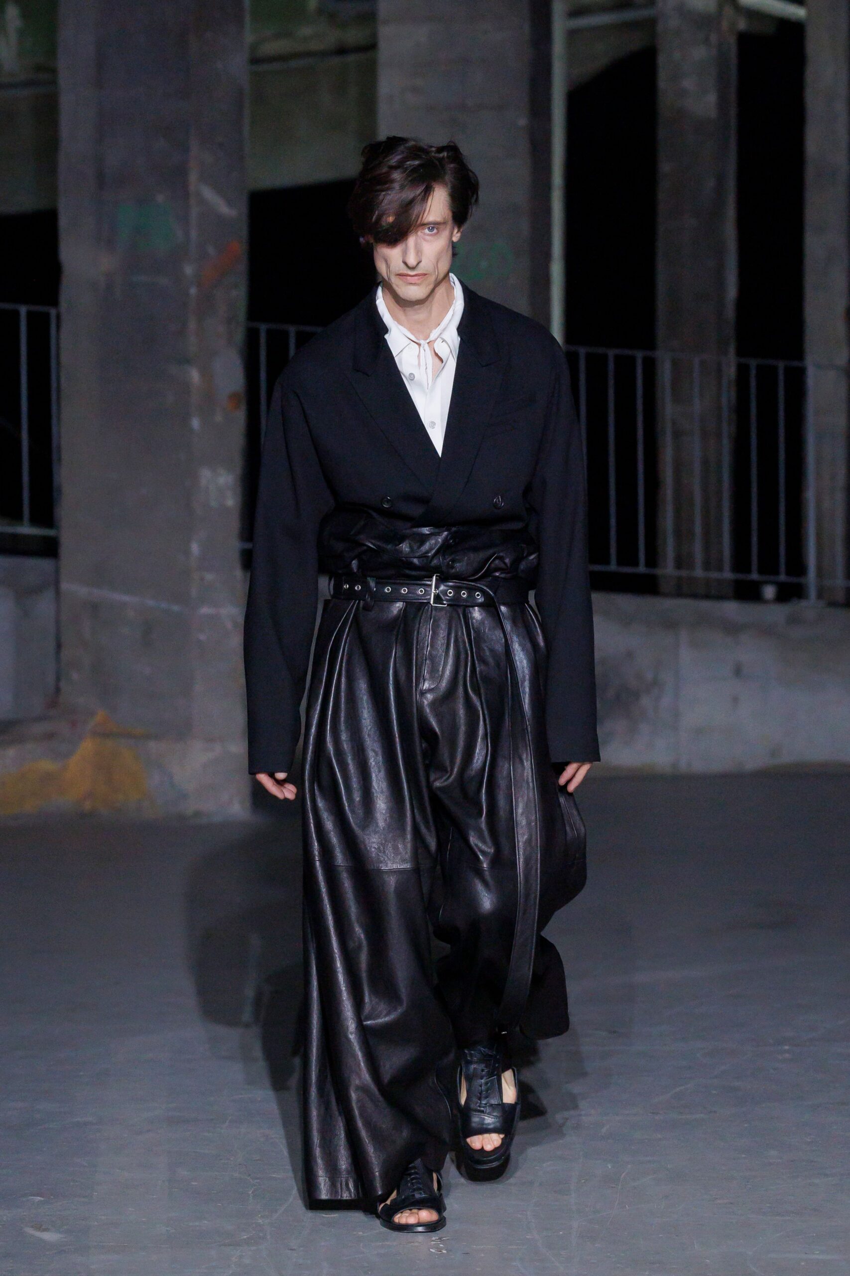 black leather long-sleeve collared relaxed buttoned jacket